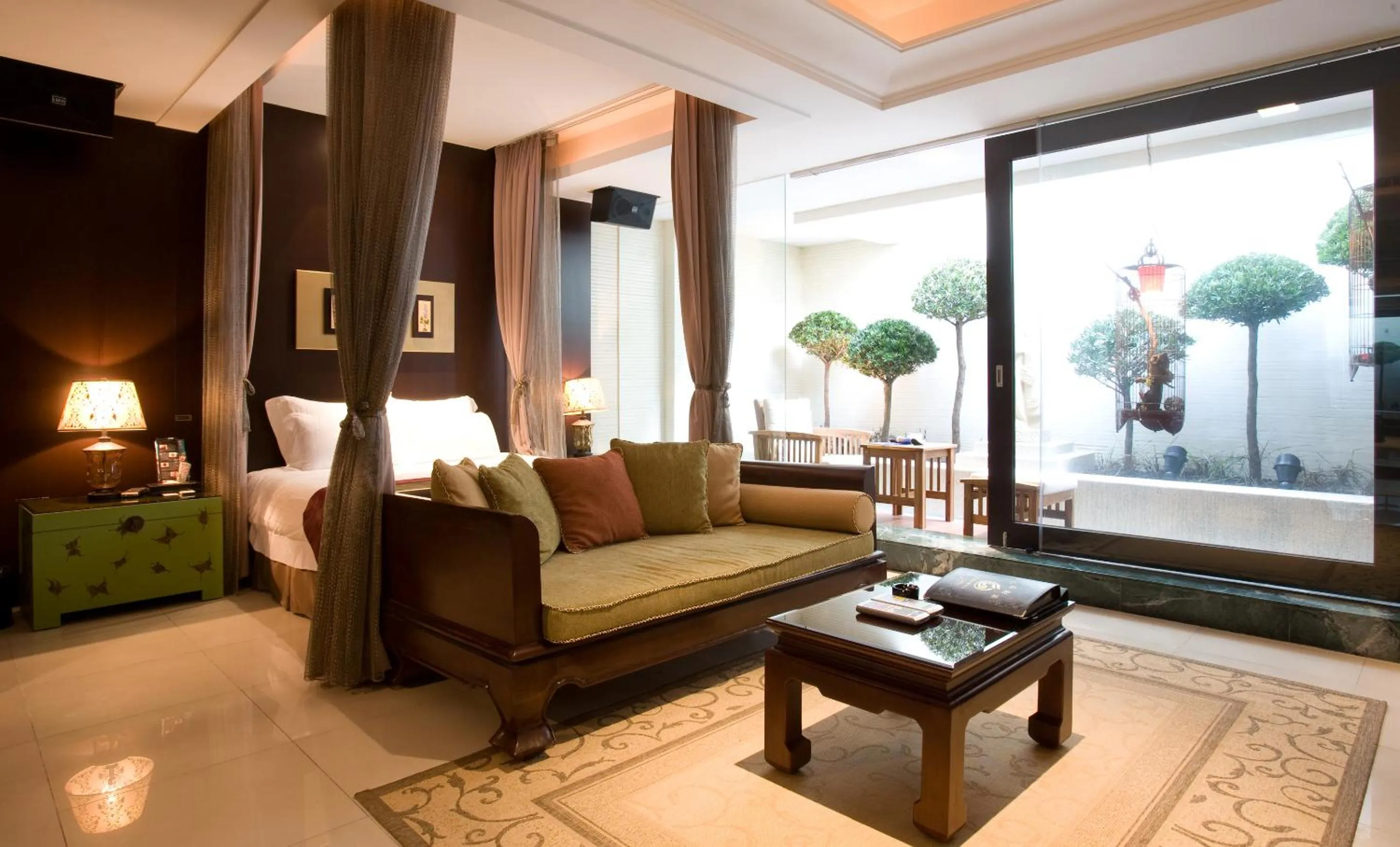 Photo of the whole room, Bed in Yes Motel