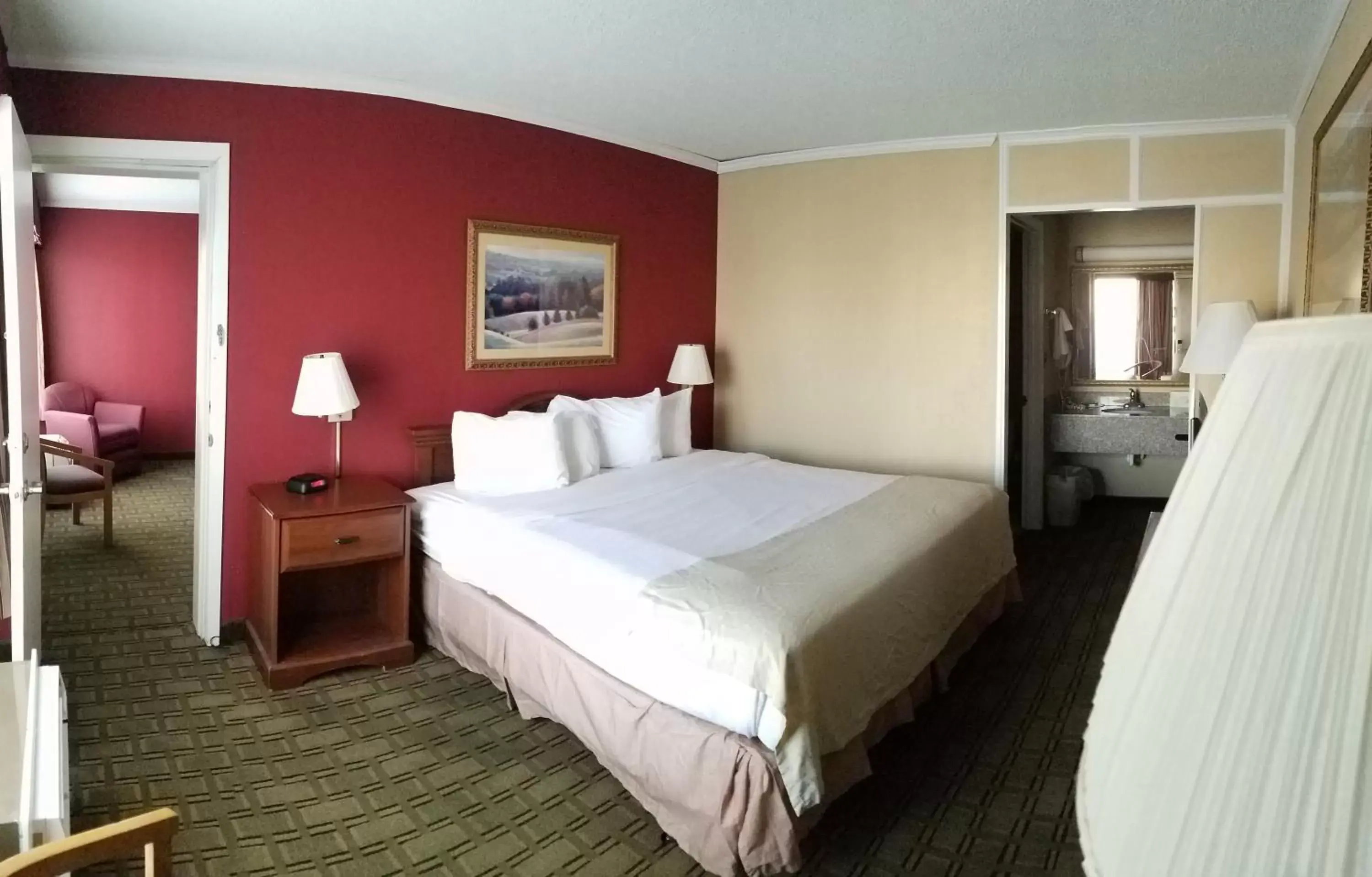 King Suite - Non-Smoking in Travelodge by Wyndham Beckley King Suite - Non-Smoking in Travelodge by Wyndham Beckley