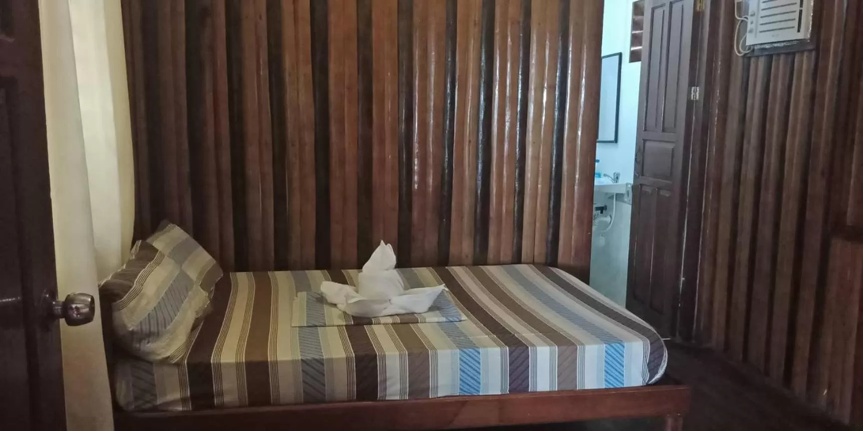 Bed in Victoria Beach House