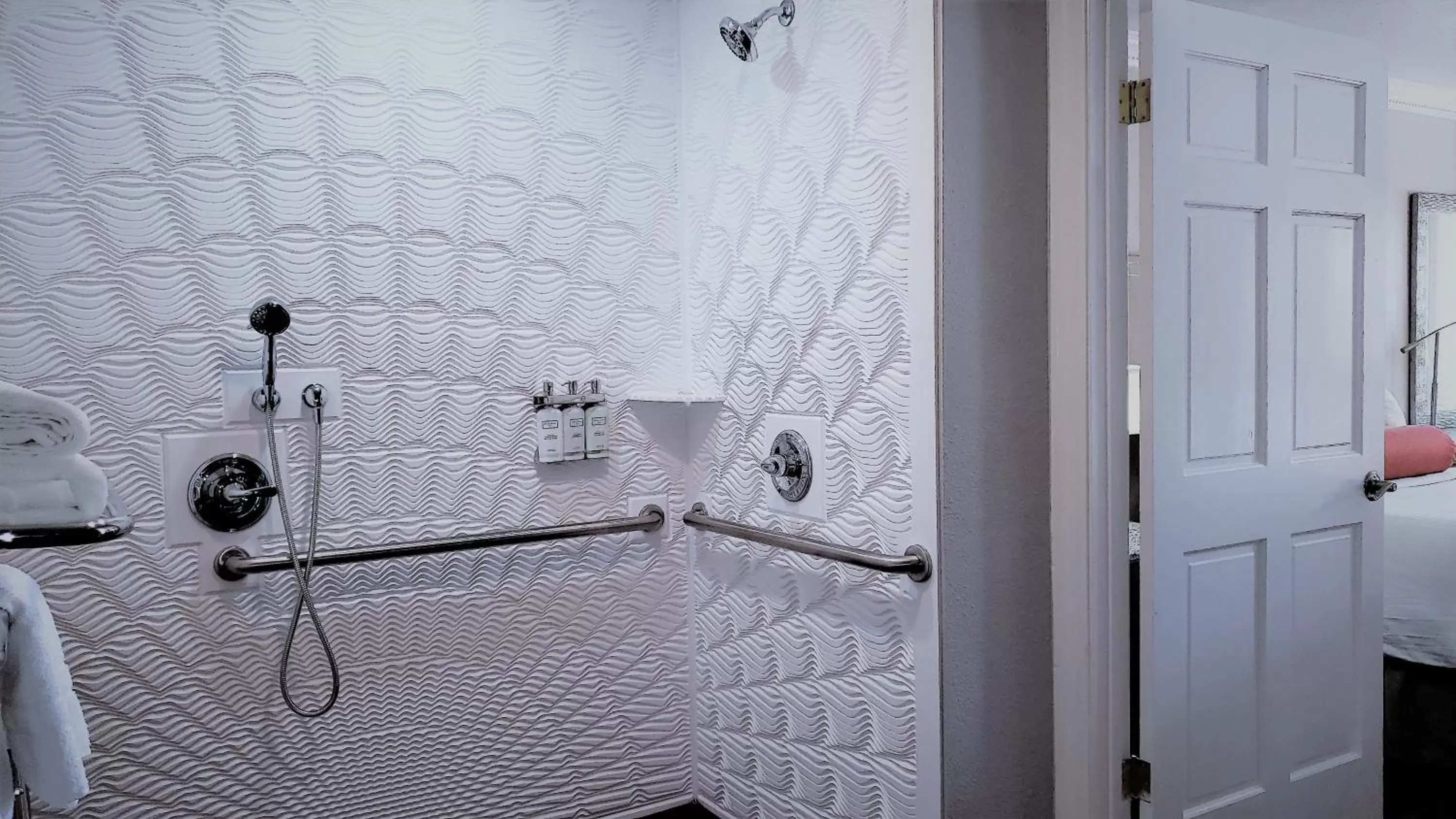 1 Queen Bed Accessible Non Smoking in Hotel Aria 1 Queen Bed Accessible Non Smoking in Hotel Aria