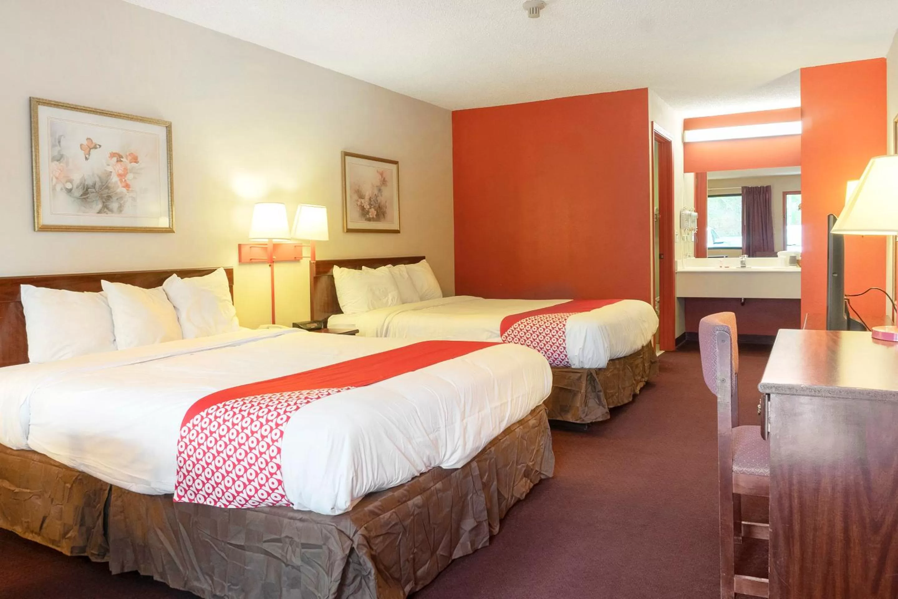 Bedroom, Bed in Days Inn by Wyndham Adairsville