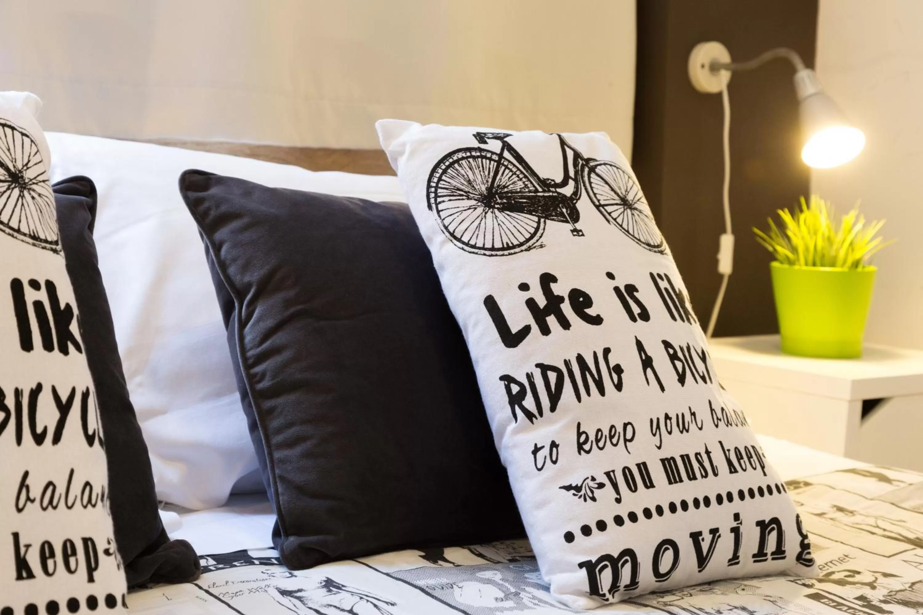 Decorative detail, Bed in B&B Miro Centro Catania