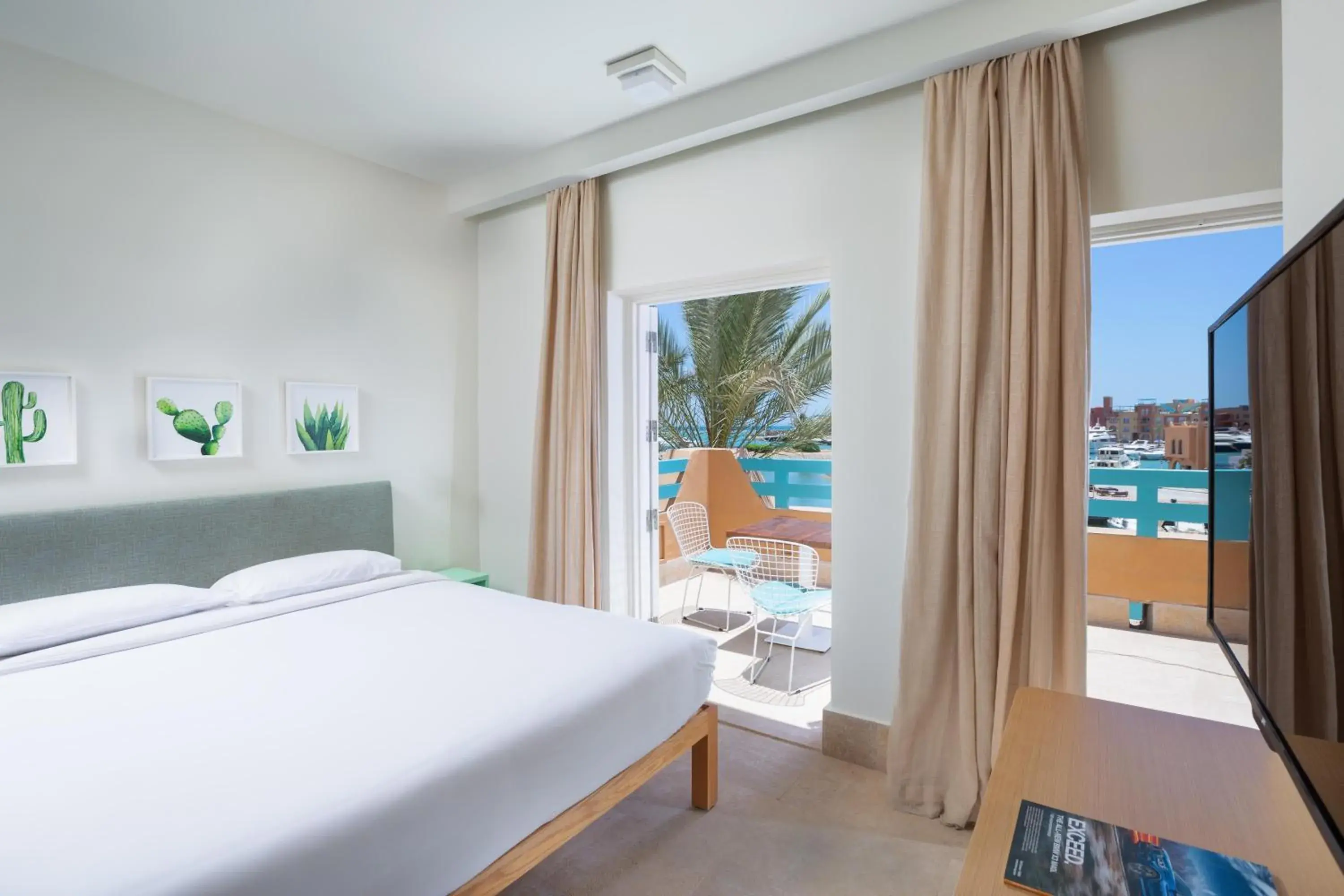 Junior Suite Marina View - single occupancy in Captain's Inn Hotel Junior Suite Marina View - single occupancy in Captain's Inn Hotel