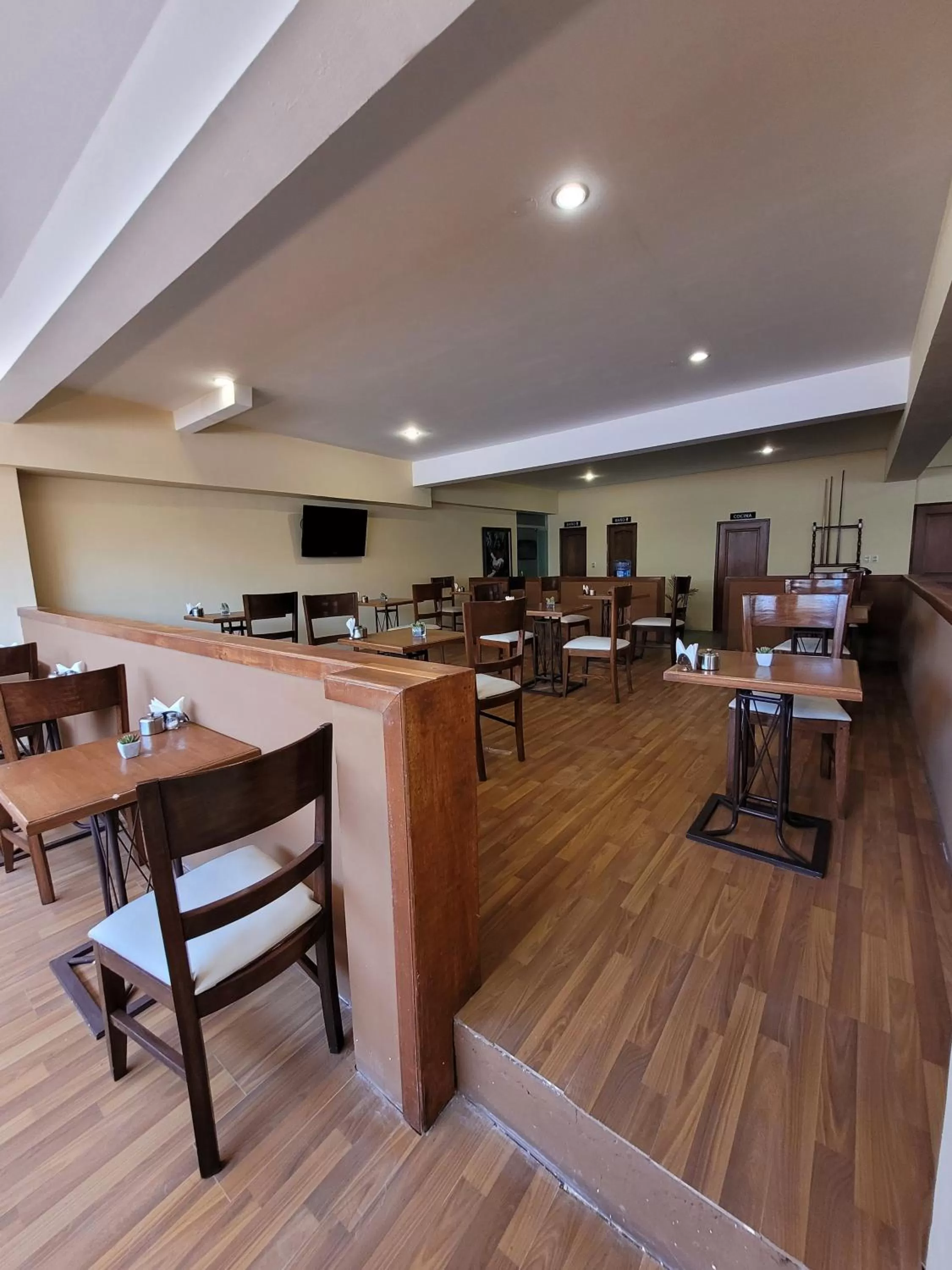 Breakfast, Restaurant/Places to Eat in Hotel Madrid