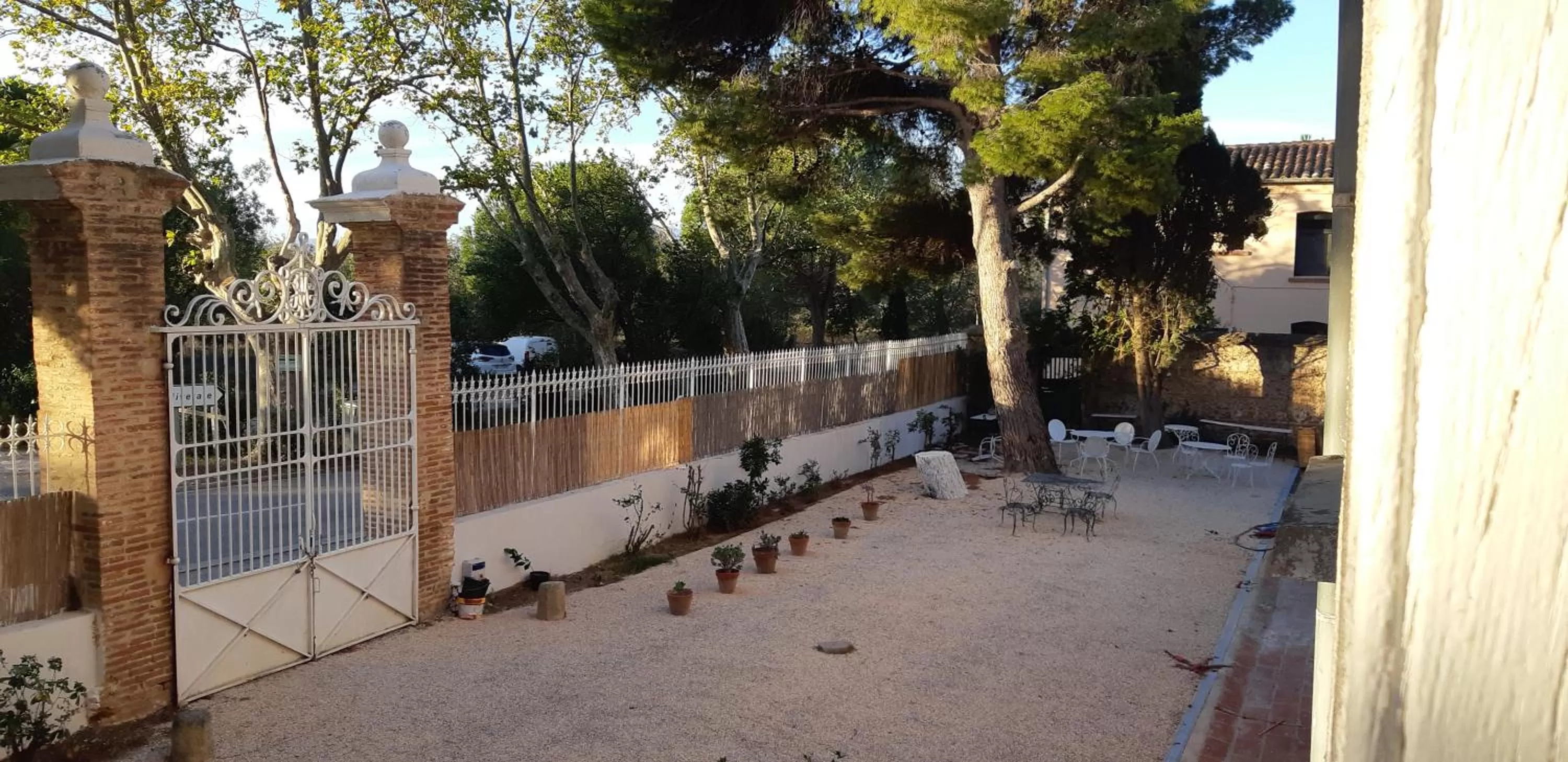 View (from property/room) in Mas Palegry Suite avec vue sur jardin