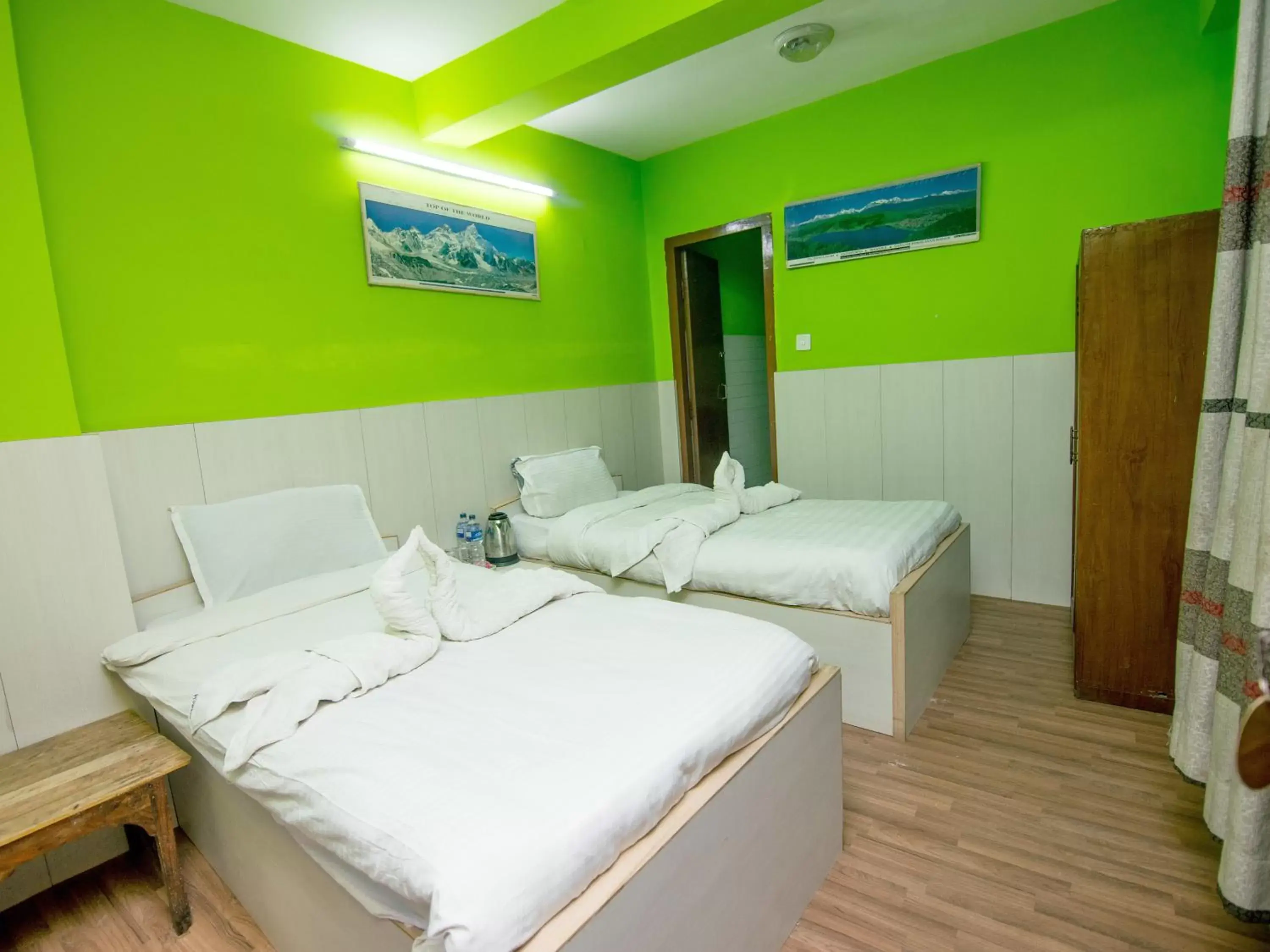 Budget Twin Room in Hotel Pomelo House Budget Twin Room in Hotel Pomelo House