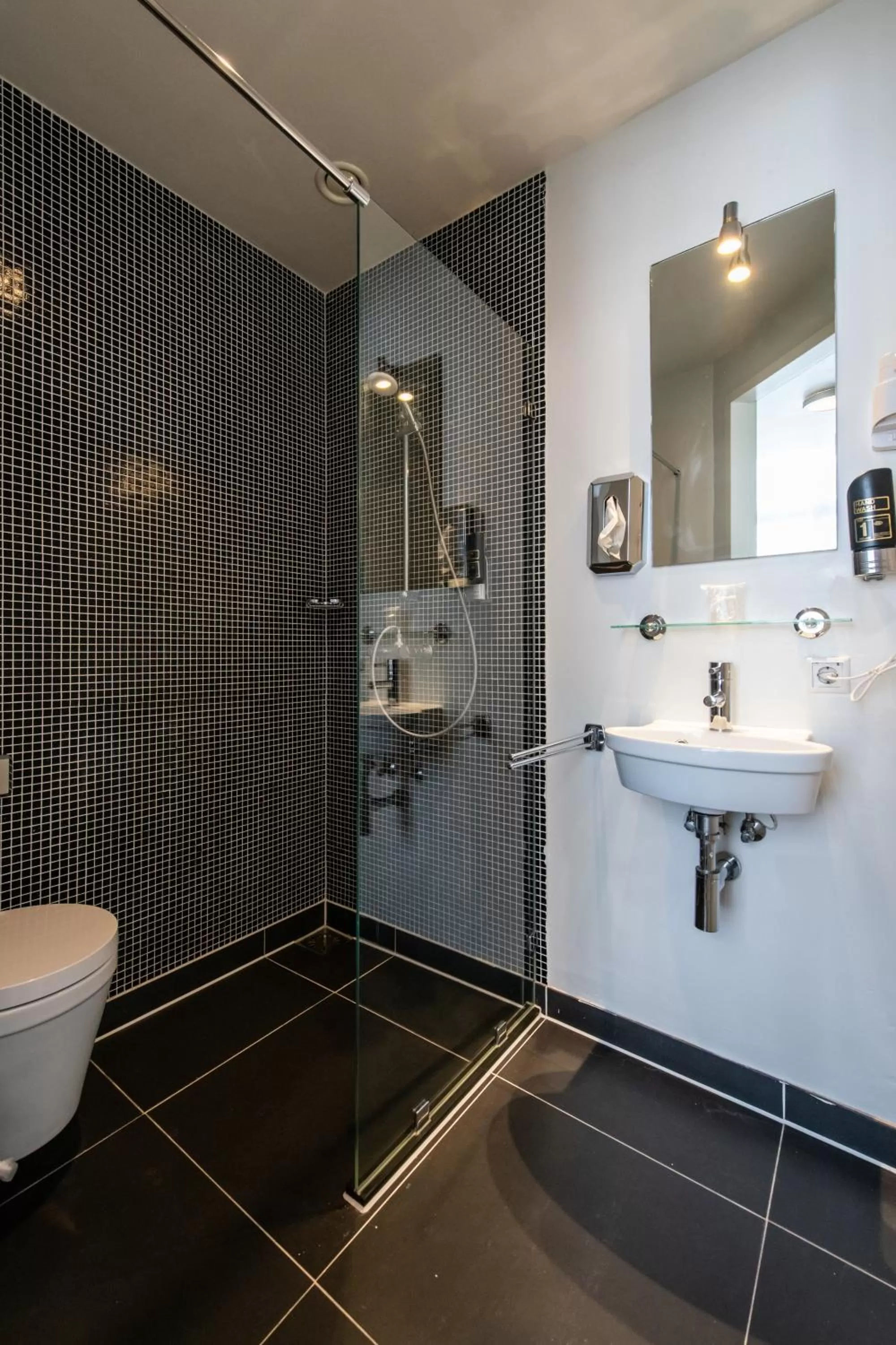 Bathroom in Acostar Hotel