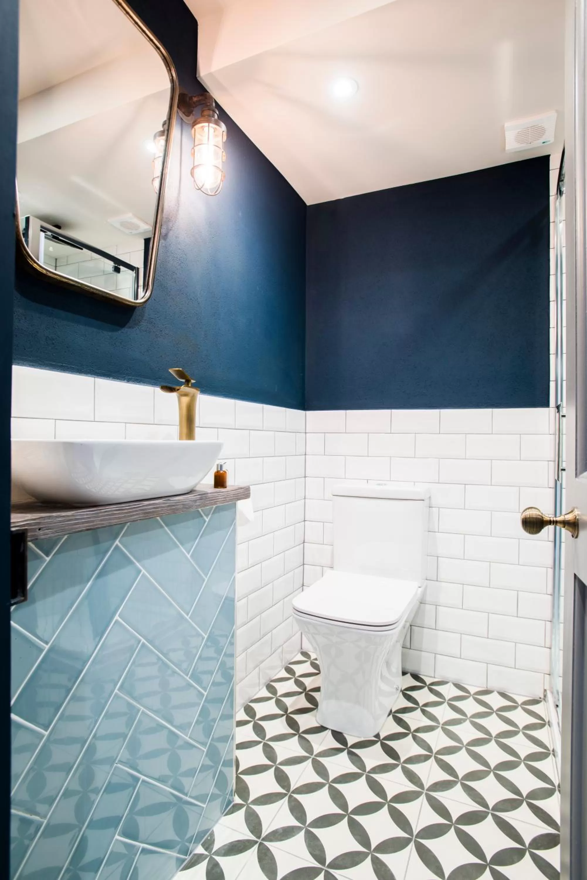 Toilet in The Lodge Duxford