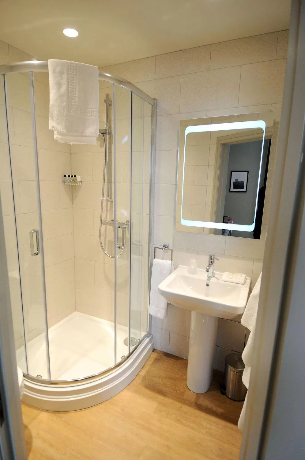 Shower in The George Hotel