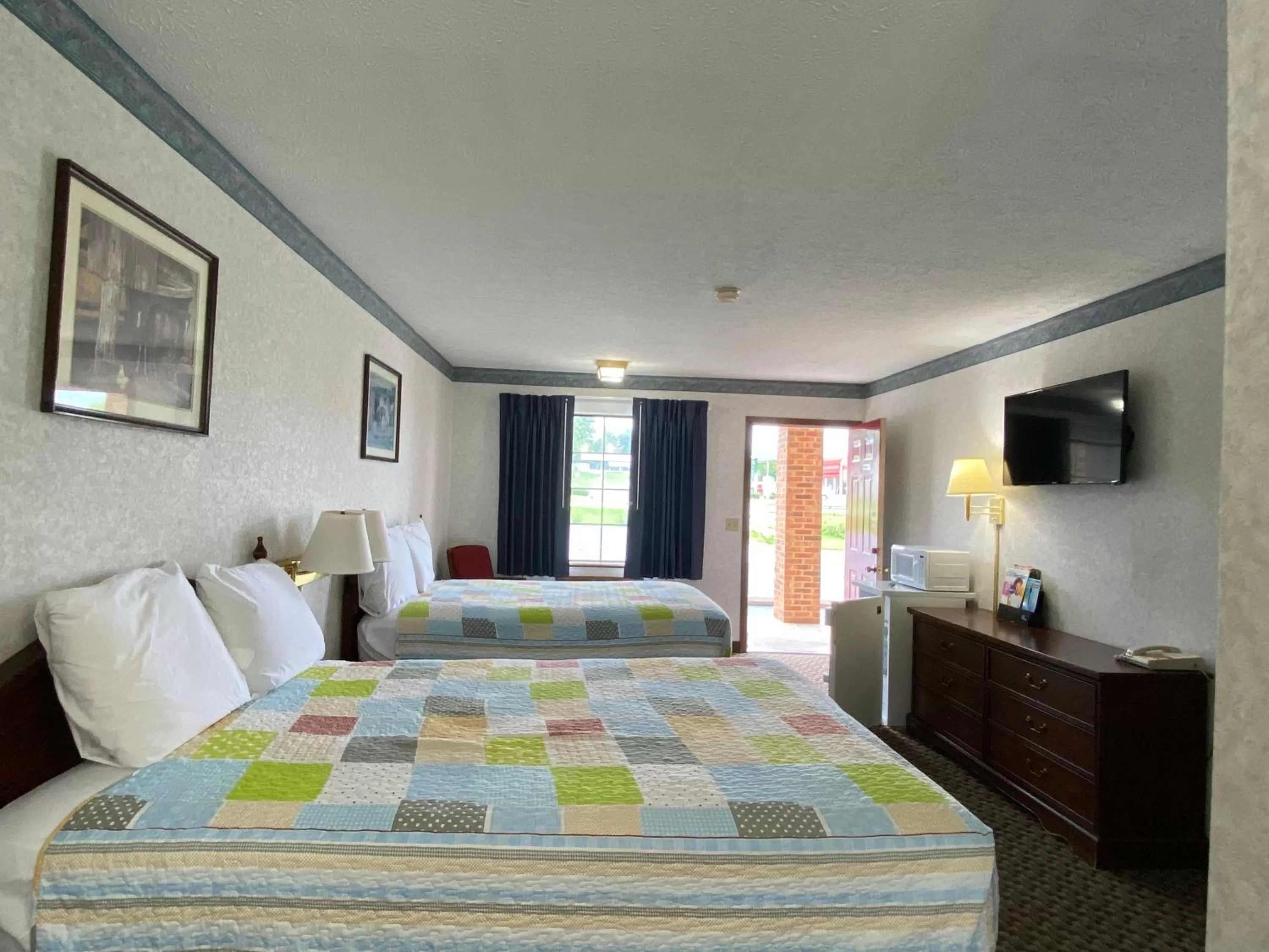 Bedroom, Bed in Americas Inn Bardstown