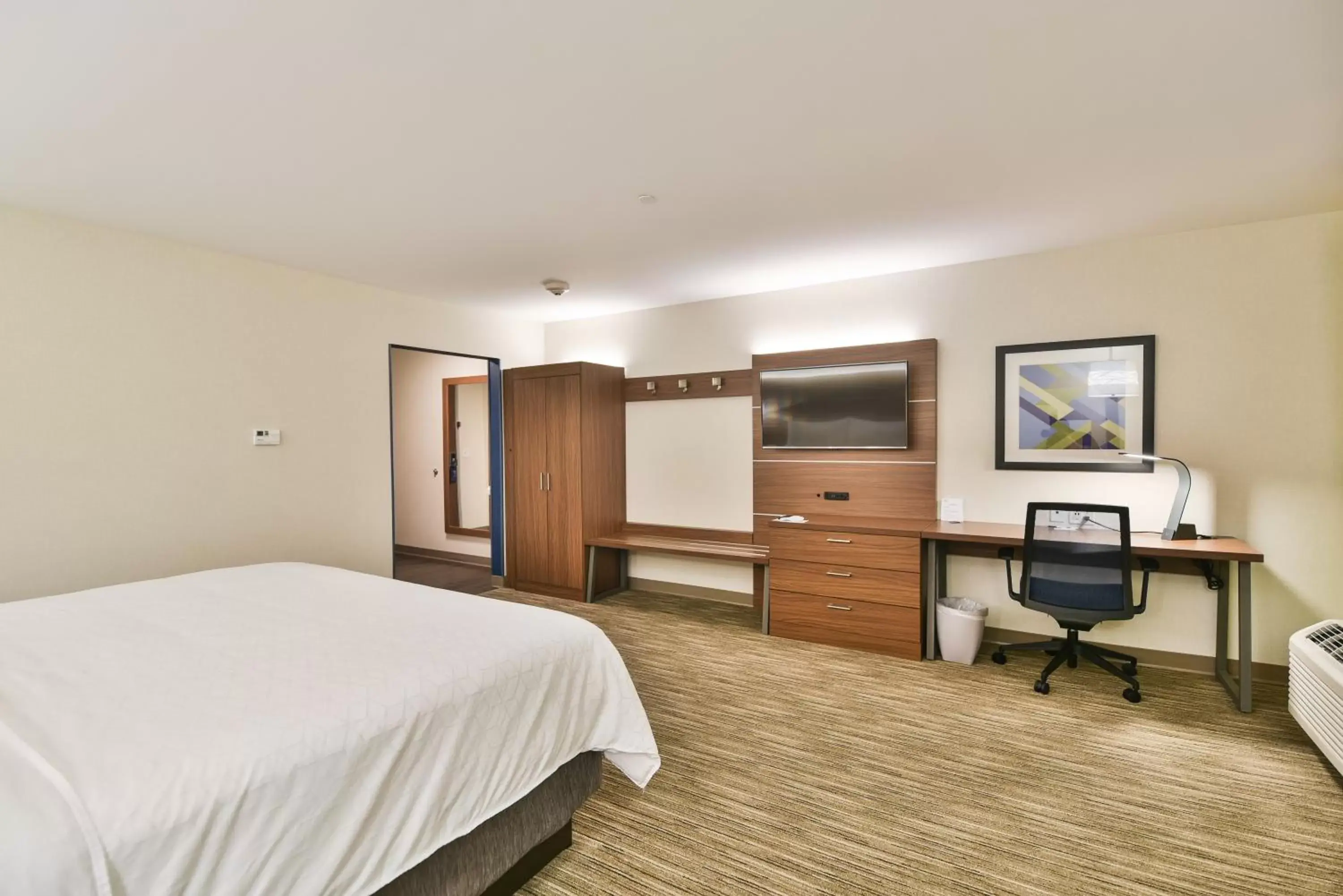 King Room - Hearing Accessible - Non-Smoking in Holiday Inn Express & Suites Lehi - Thanksgiving Point, an IHG Hotel King Room - Hearing Accessible - Non-Smoking in Holiday Inn Express & Suites Lehi - Thanksgiving Point, an IHG Hotel