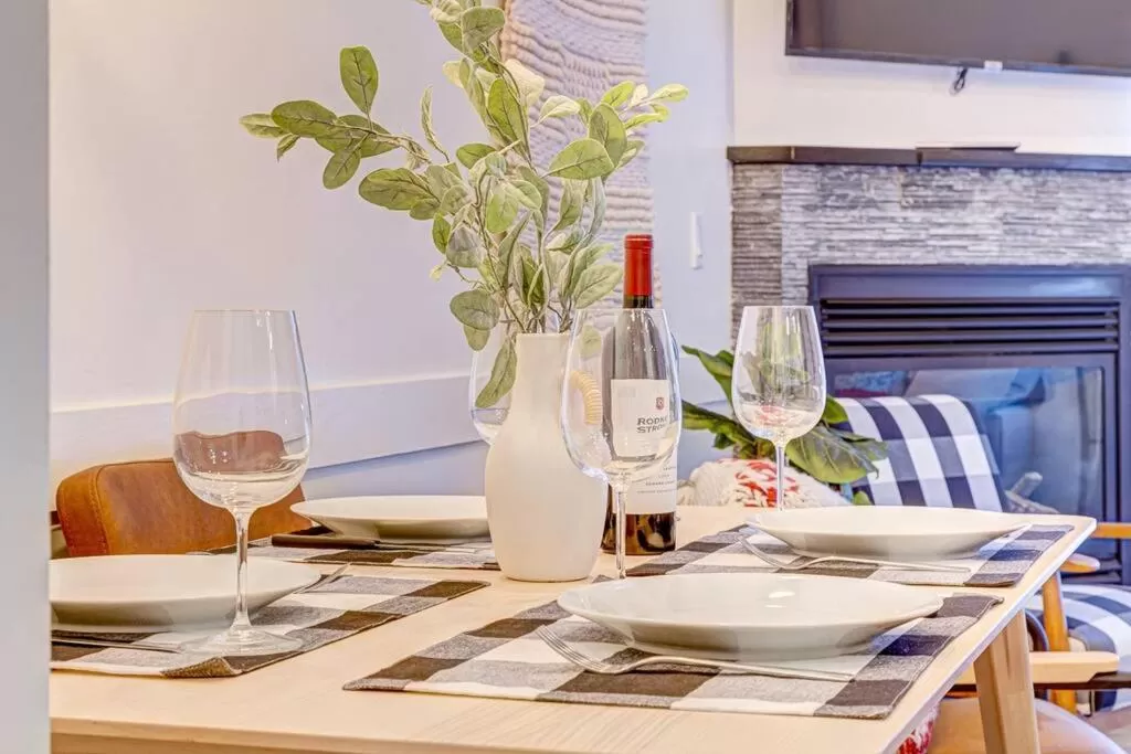 Seating area in Mountain Retreat, Pool & Hot Tub, BBQ, Patio, King Bed, Sleeps 6!