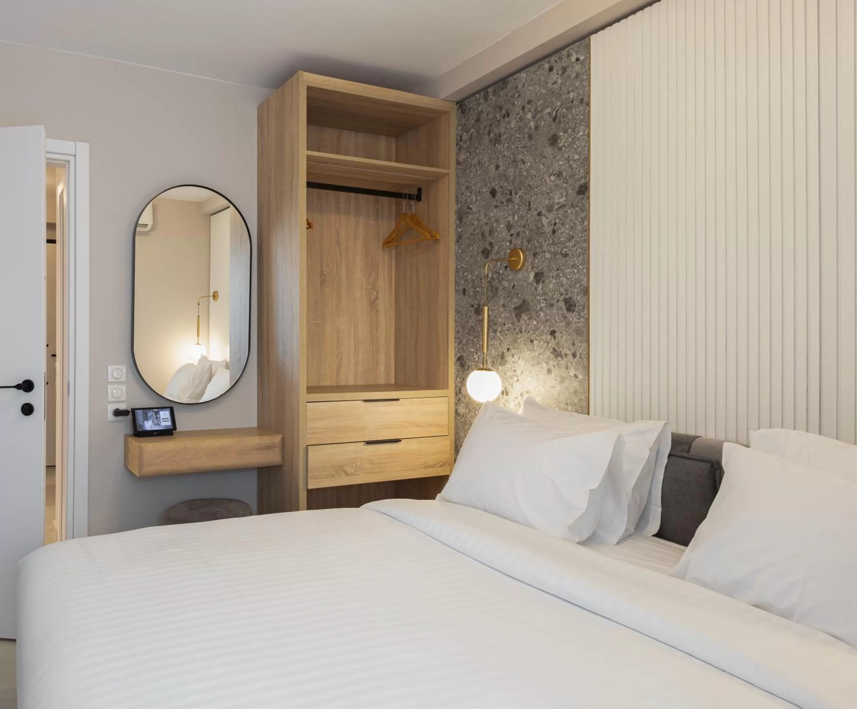 Bed in LUX&EASY Athens Downtown Residences