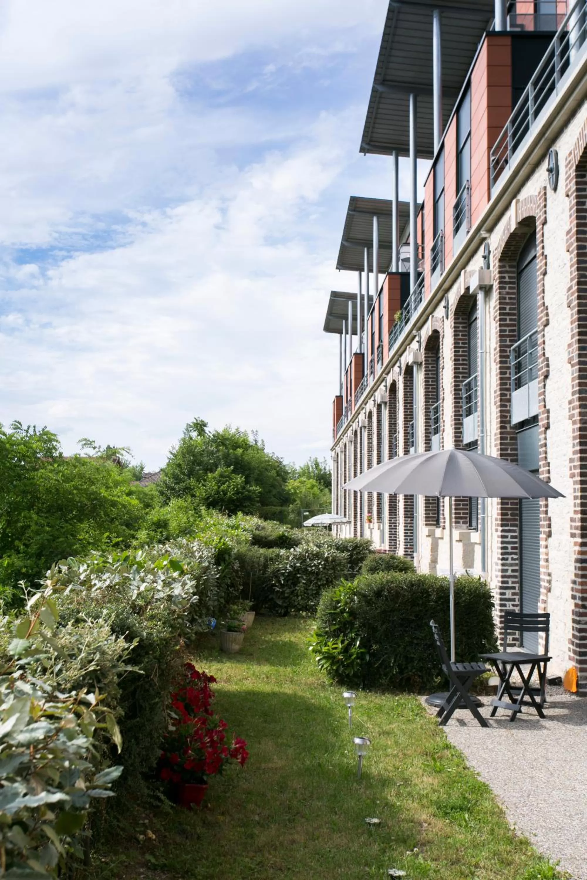 Patio in Zenao Appart'hôtels Troyes