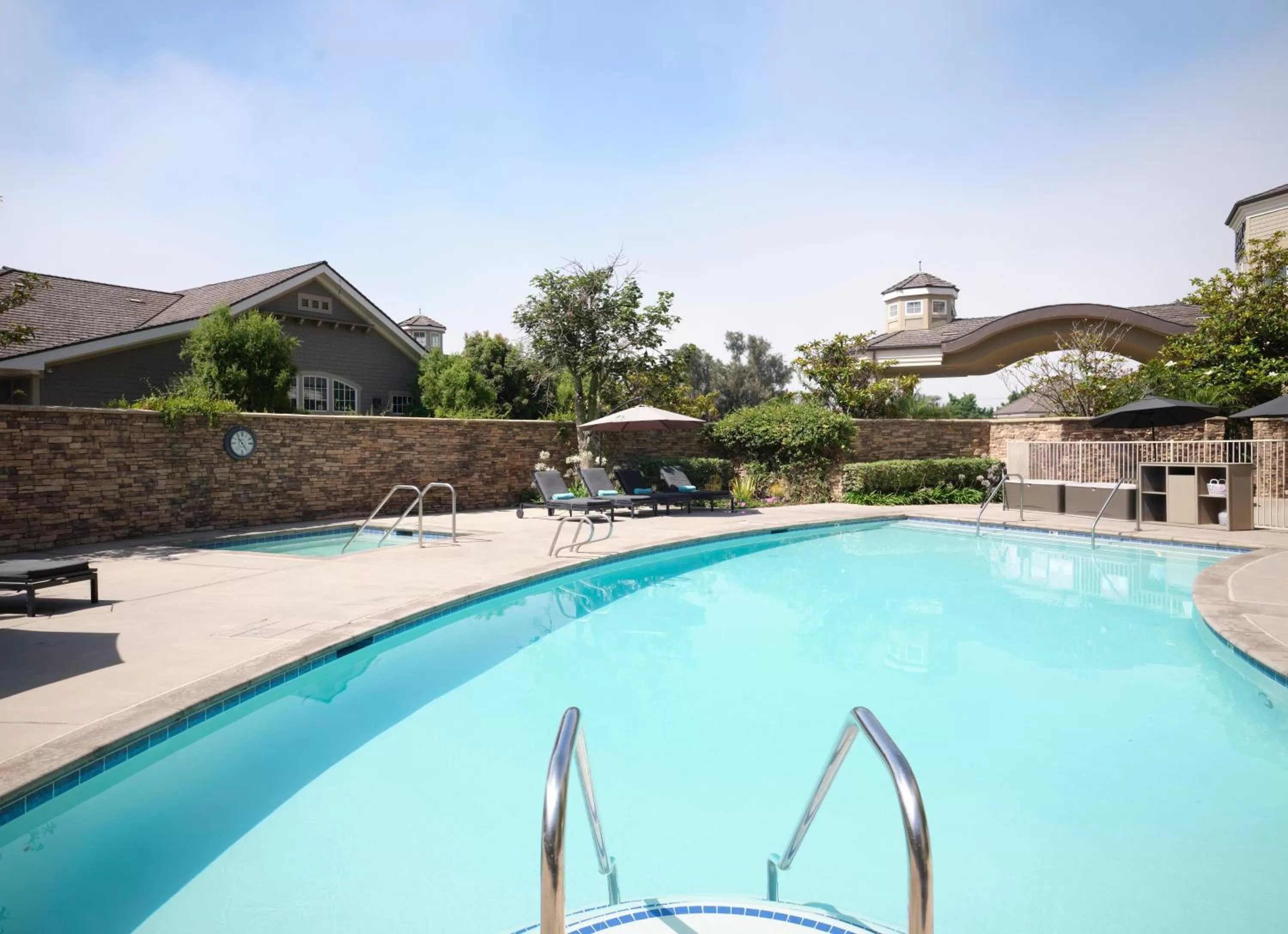 Swimming pool in West Inn & Suites