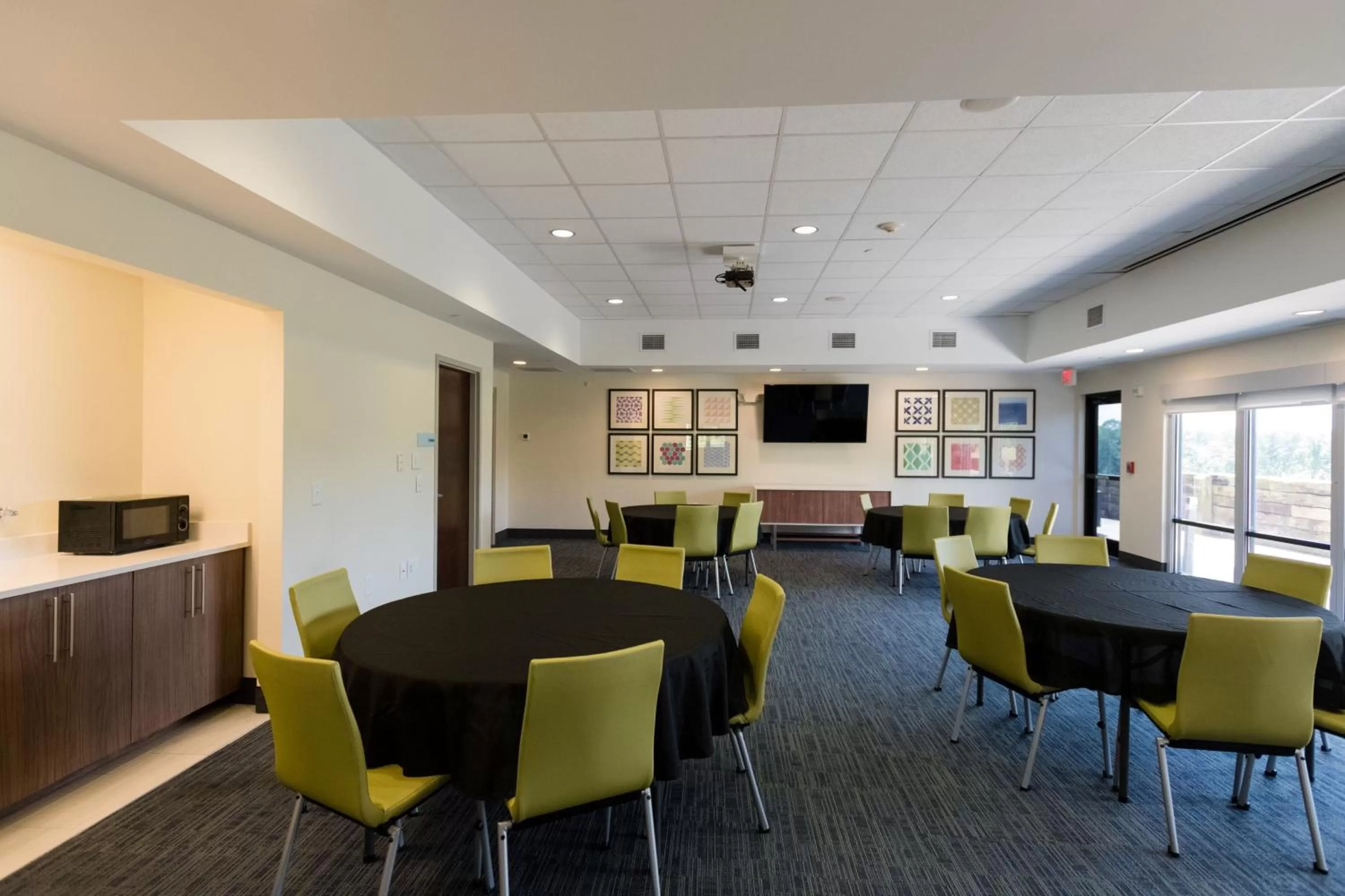 Meeting/conference room in Holiday Inn Express & Suites Lexington North West-The Vineyard by IHG