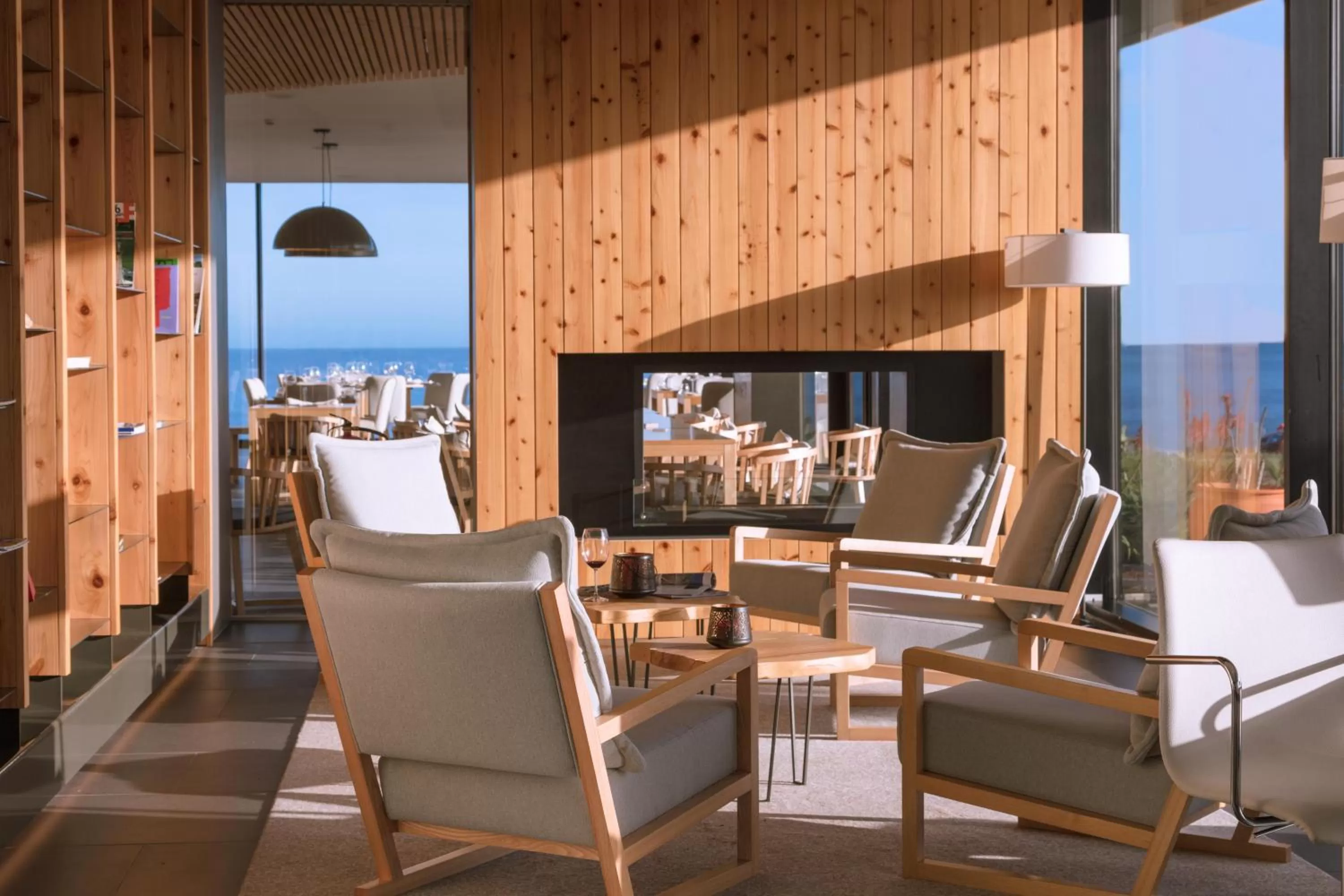 Library in Pedras do Mar Resort & Spa