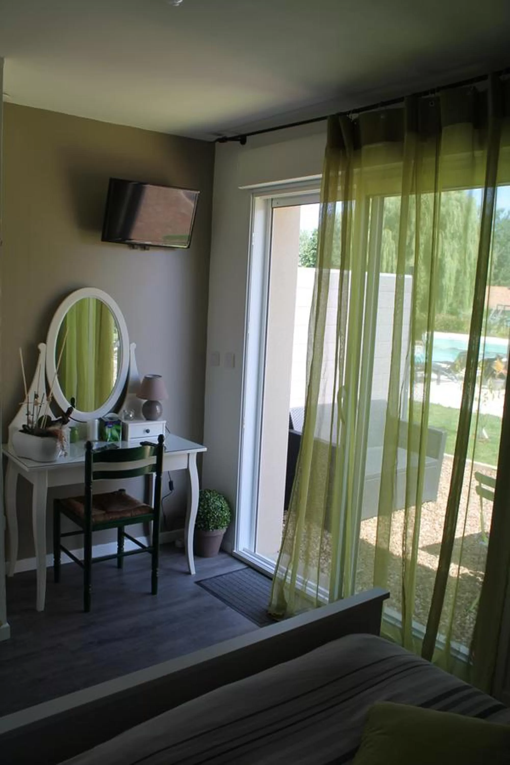 Decorative detail, Bed in Le Champ De La Ferme