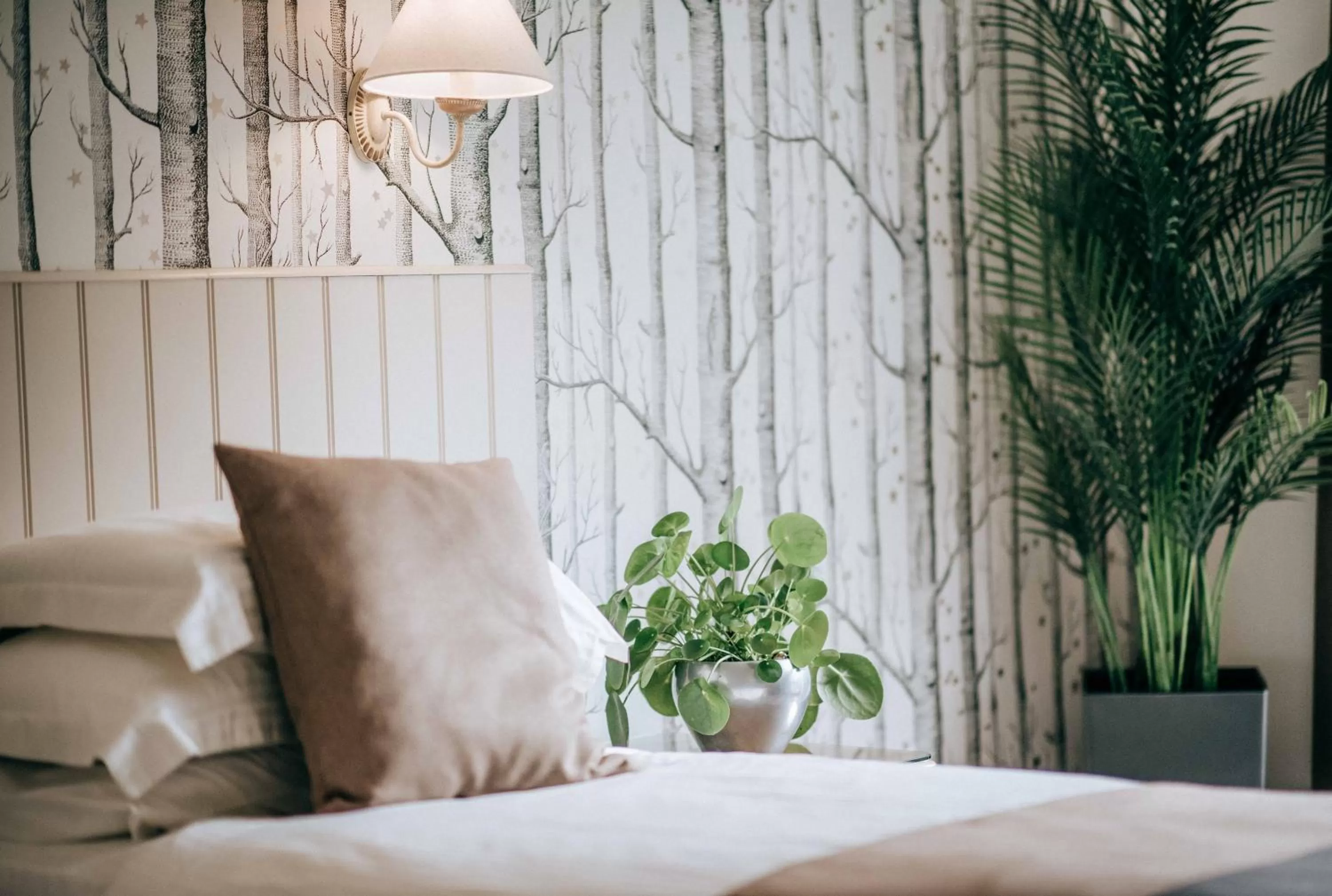 Bedroom, Bed in Flackley Ash Country House Hotel