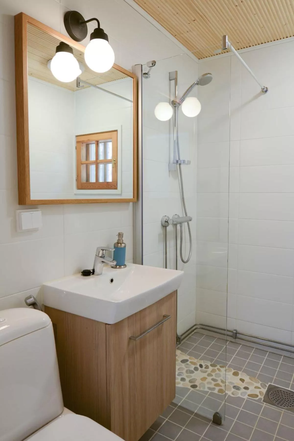 Shower, Bathroom in Sahanlahti Resort