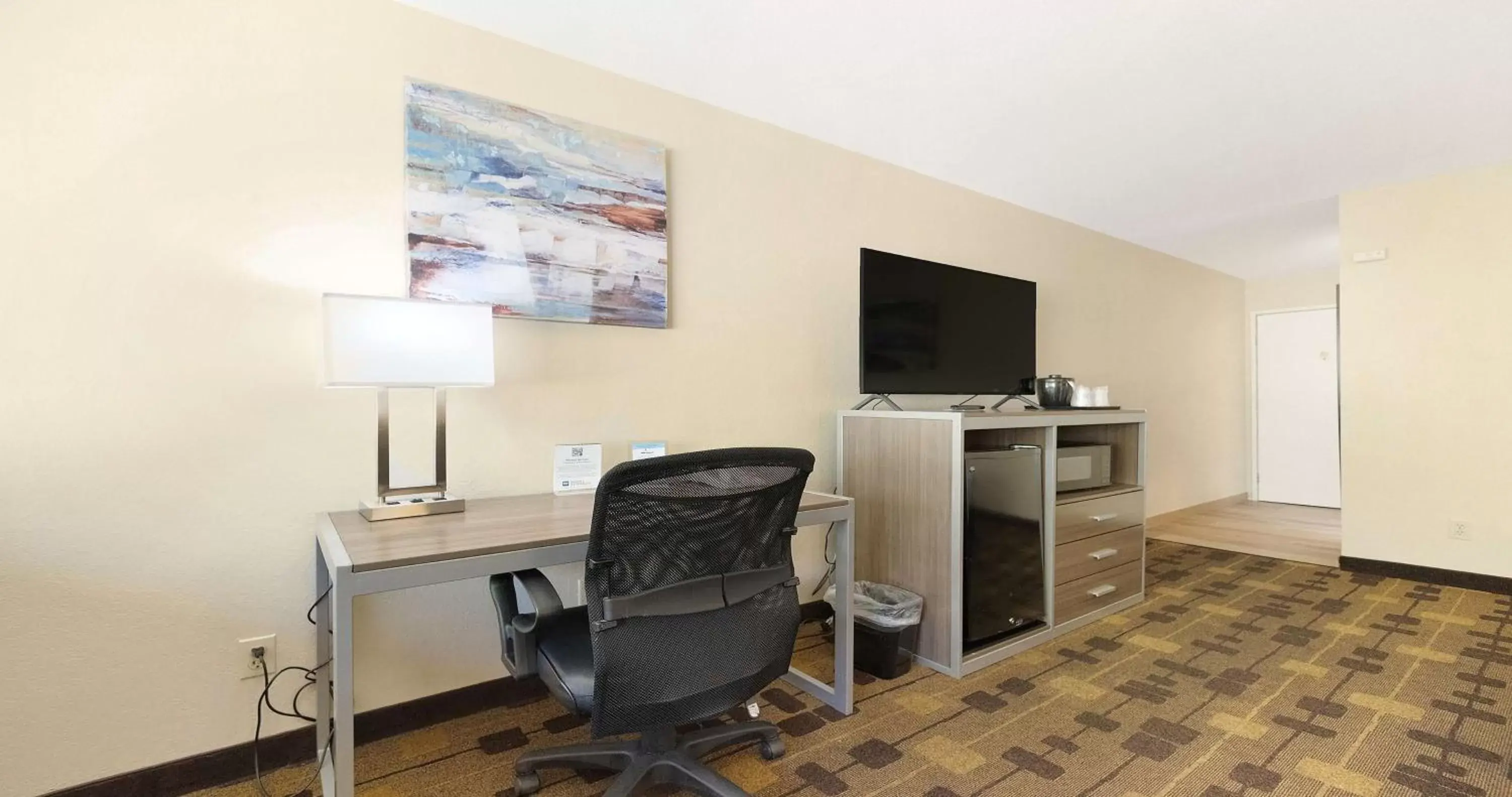 King Room with Roll-In Shower - Disability Access in Best Western Amador Inn King Room with Roll-In Shower - Disability Access in Best Western Amador Inn