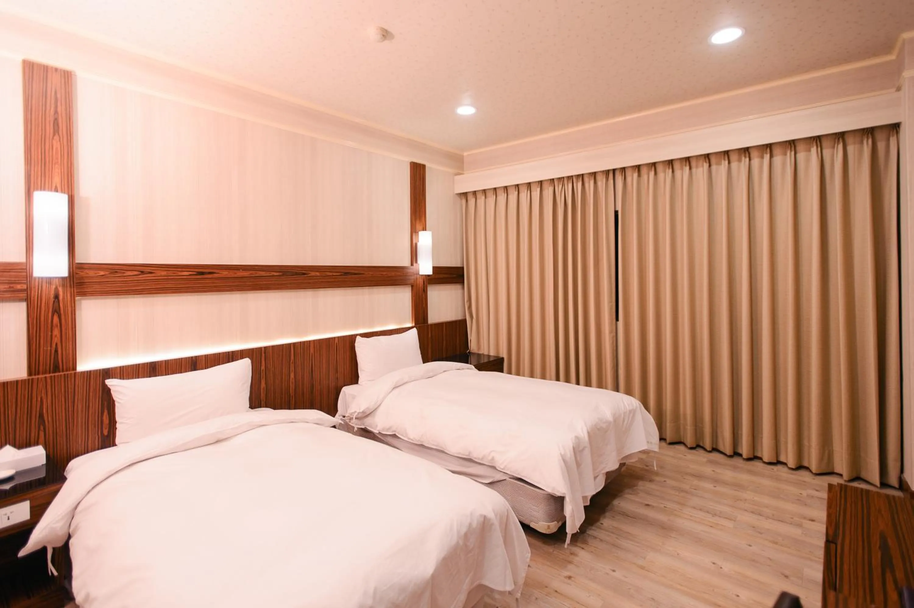 Bedroom, Bed in Duke Business Hotel