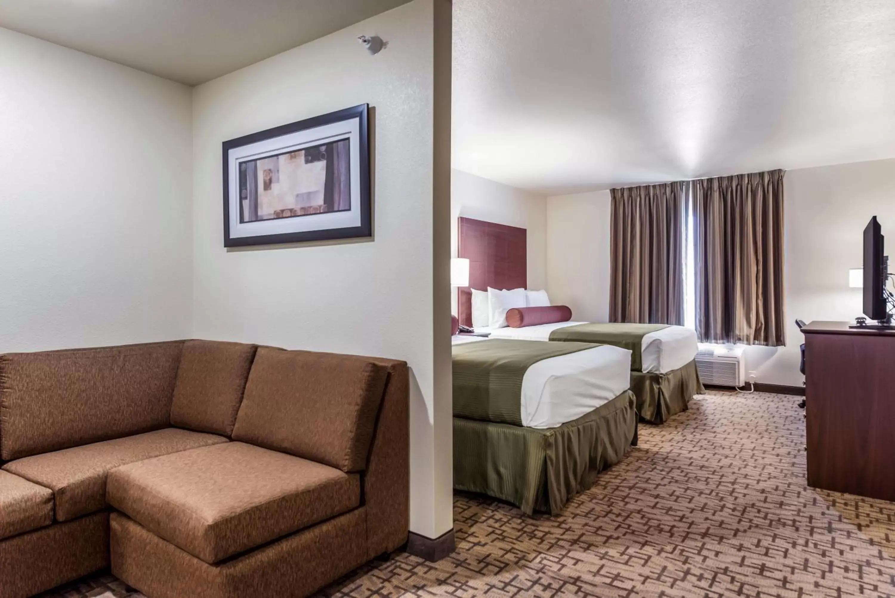 Queen Studio in Cobblestone Hotel & Suites - Hutchinson Queen Studio in Cobblestone Hotel & Suites - Hutchinson