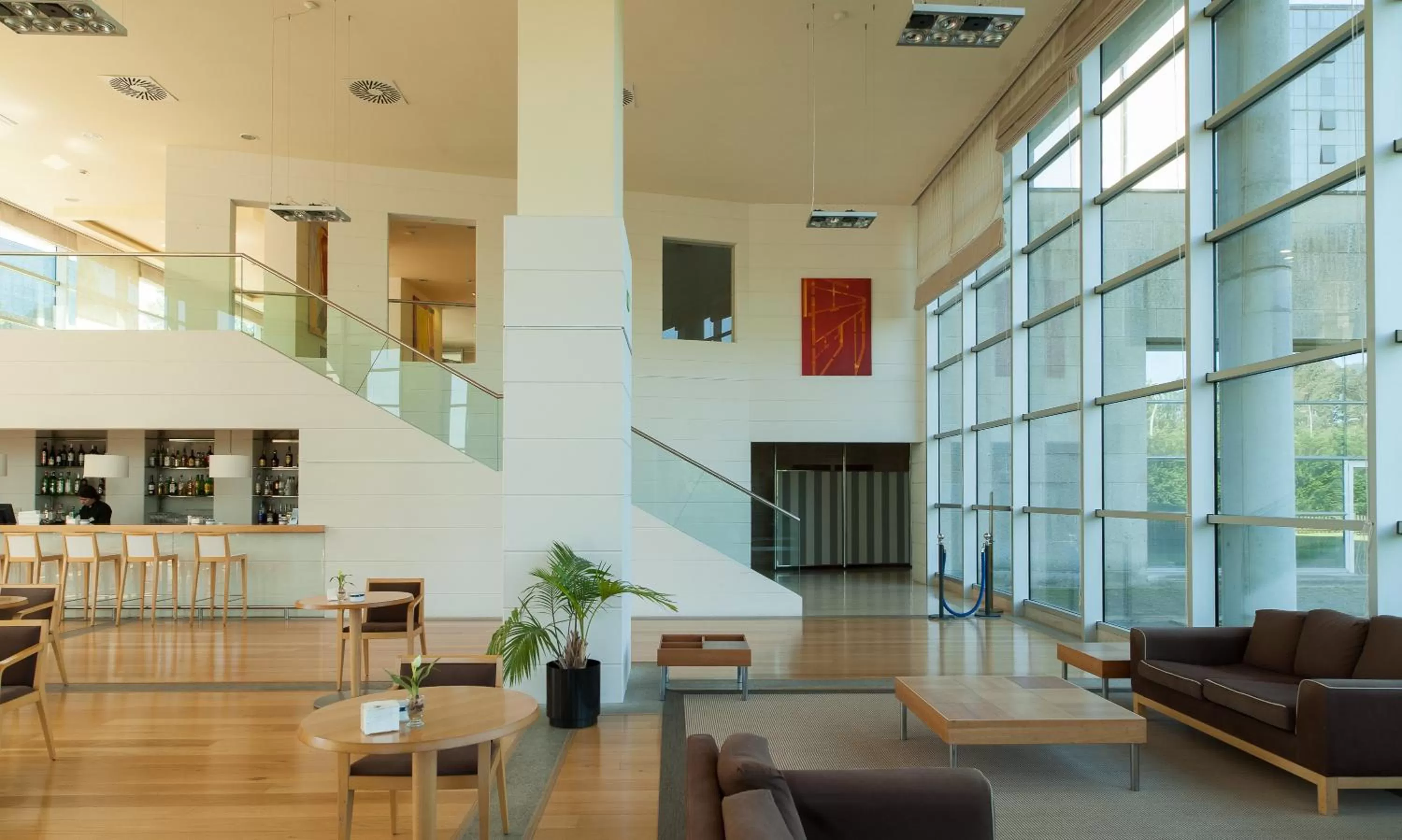 Communal lounge/ TV room in Eurostars San Lazaro