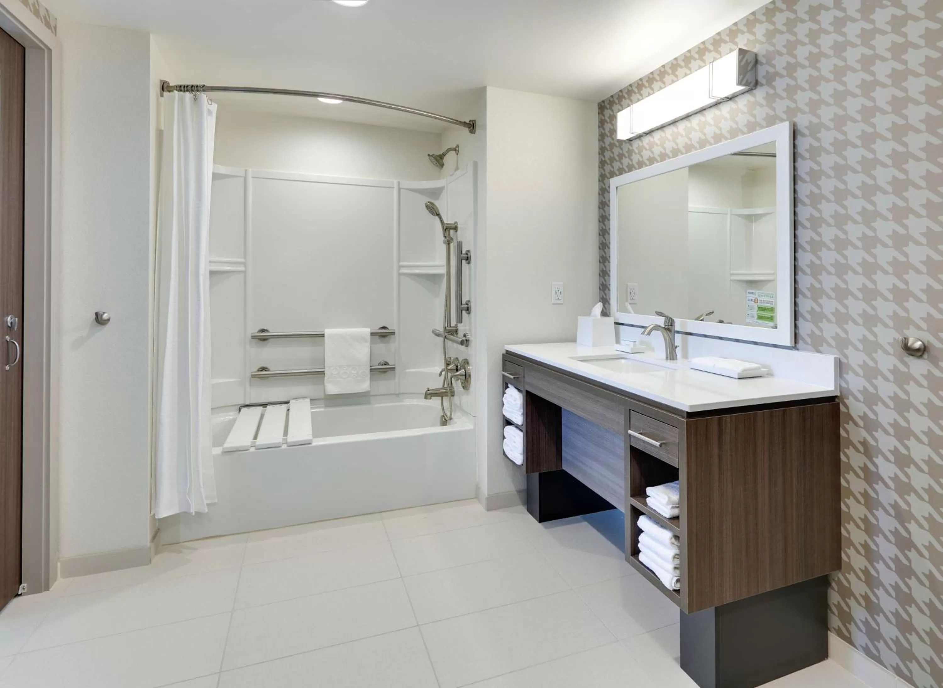 Bathroom in Home2 Suites By Hilton Yakima Airport