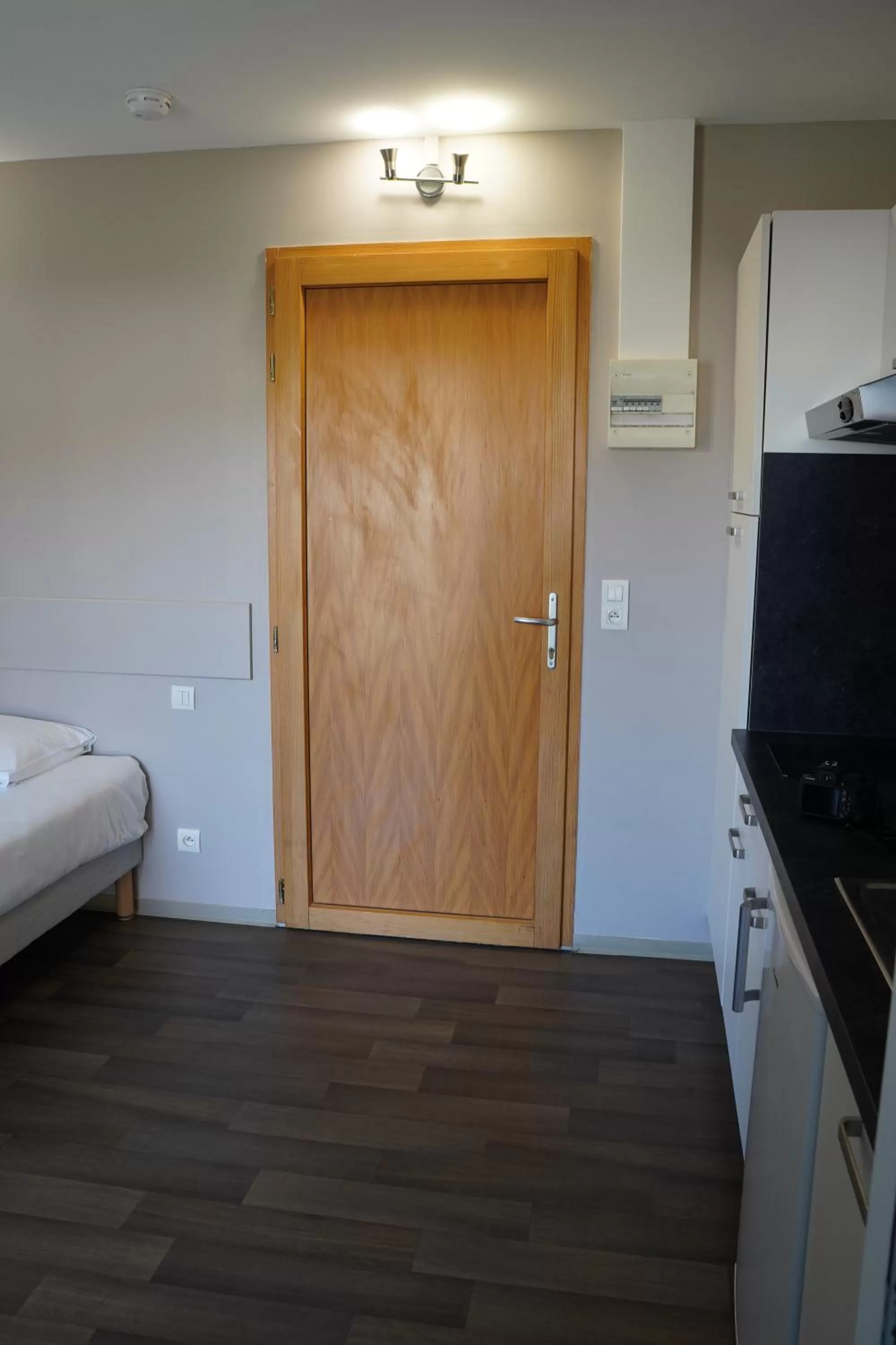 acessibility, Bed in Apparts Confort 87