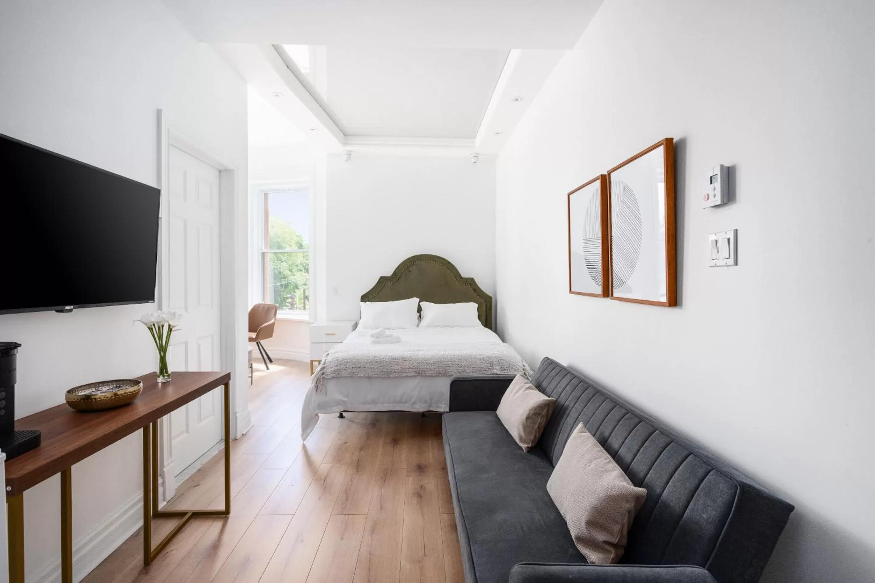 Bed in Le Penfield Par Nomade MTL