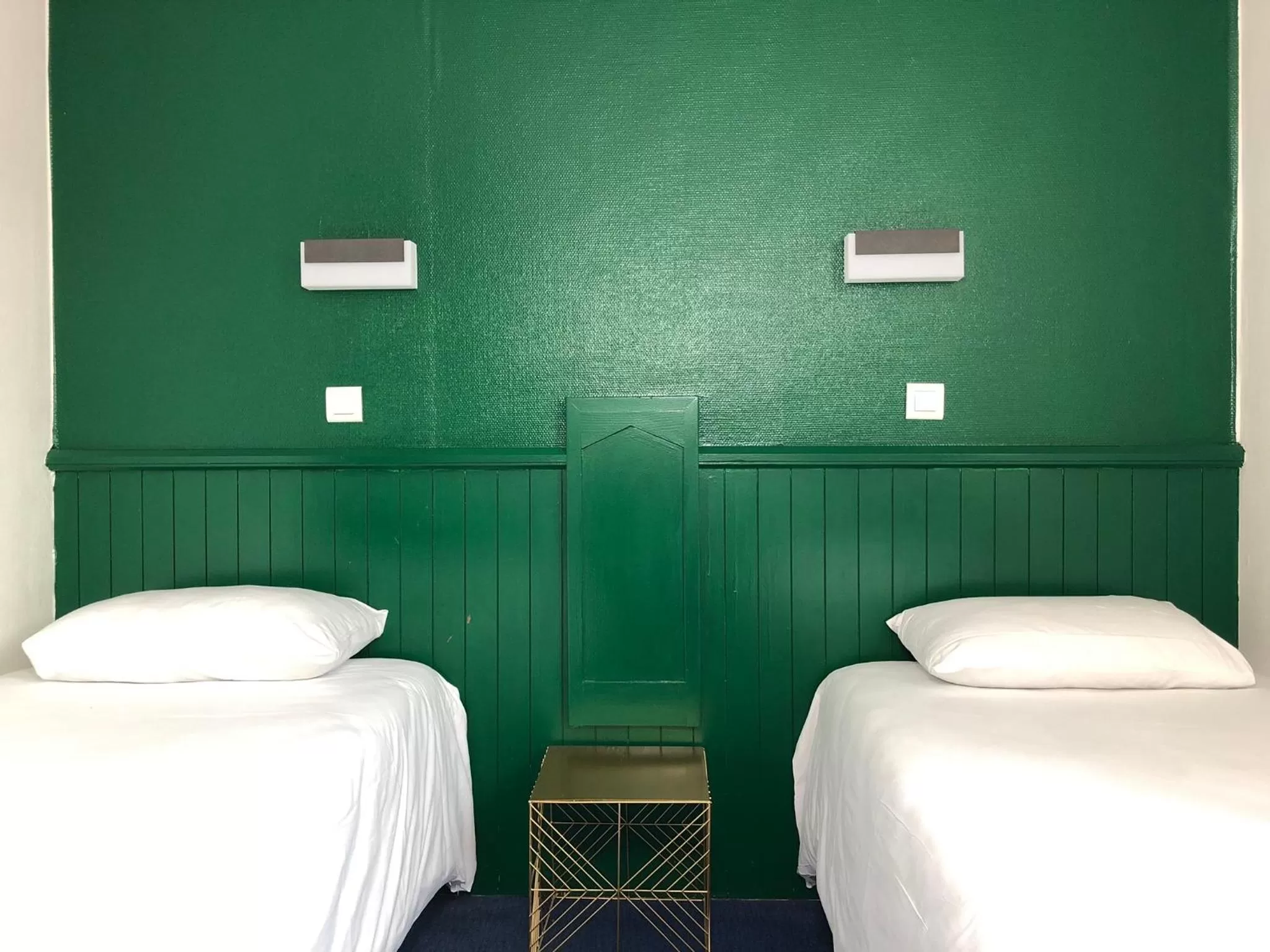 Bedroom, Bed in HALT HOTEL - Choisissez l'Hôtellerie Indépendante