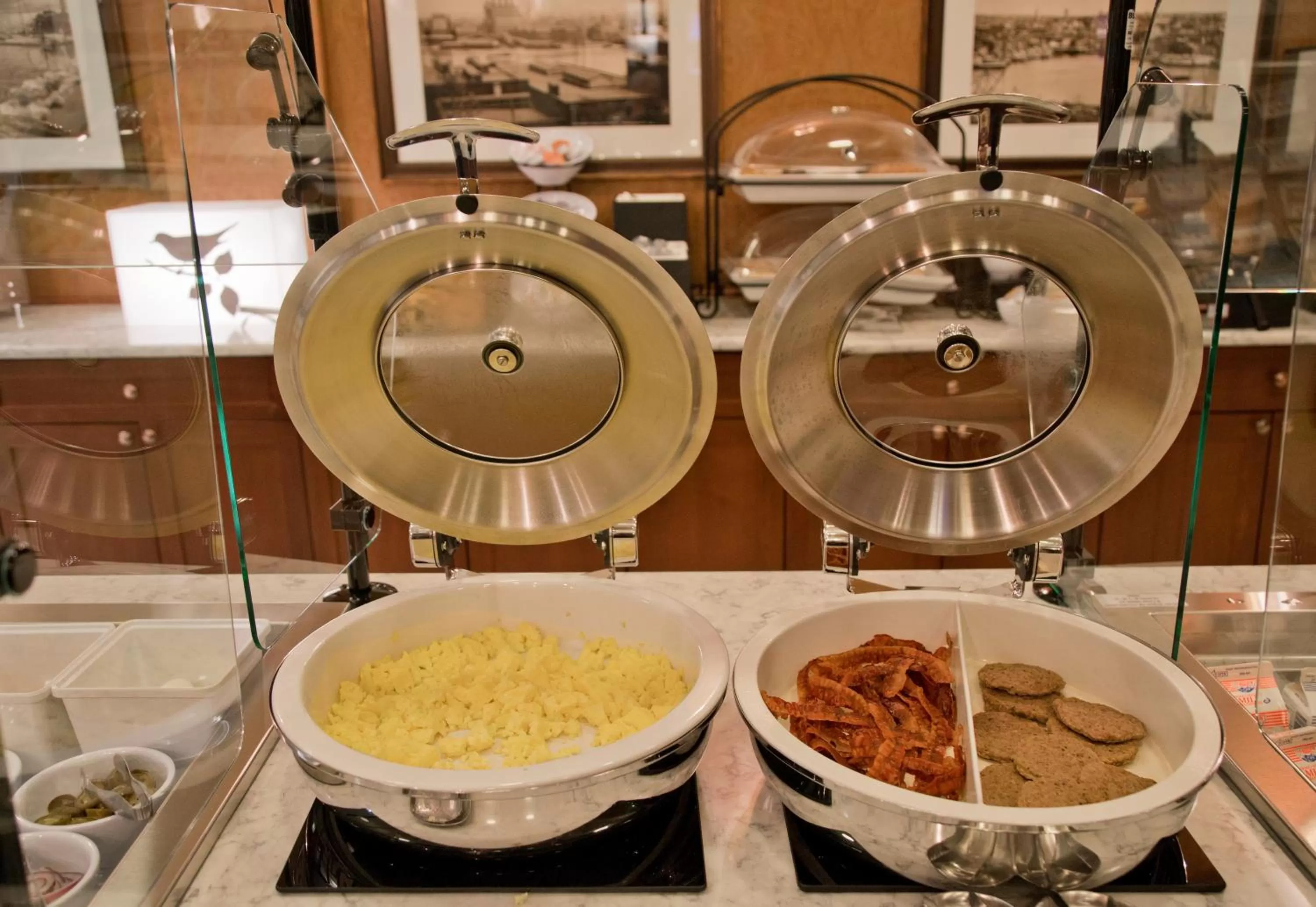 Restaurant/places to eat in Staybridge Suites Baltimore - Inner Harbor by IHG