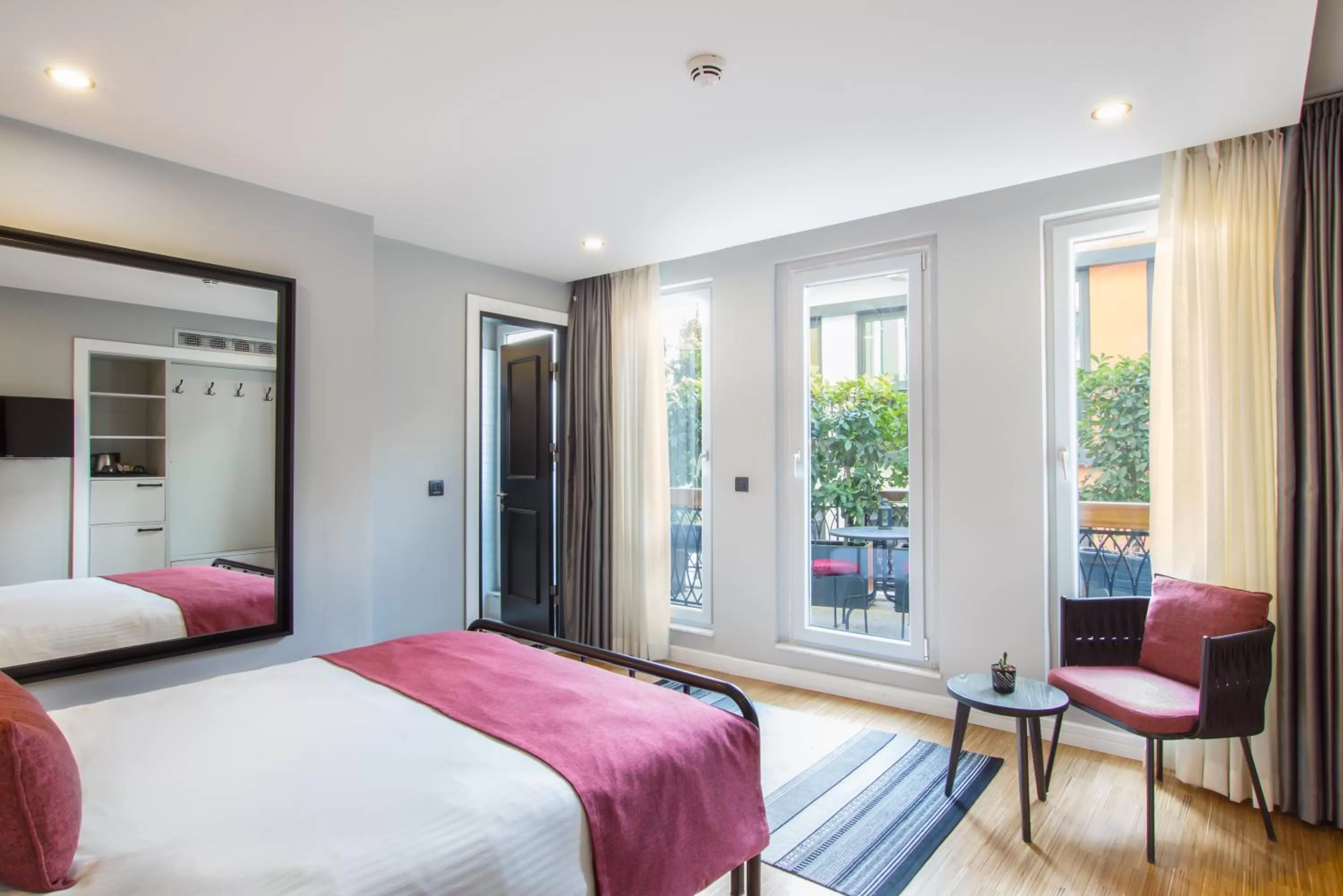 View (from property/room), Bed in Hotel Poem