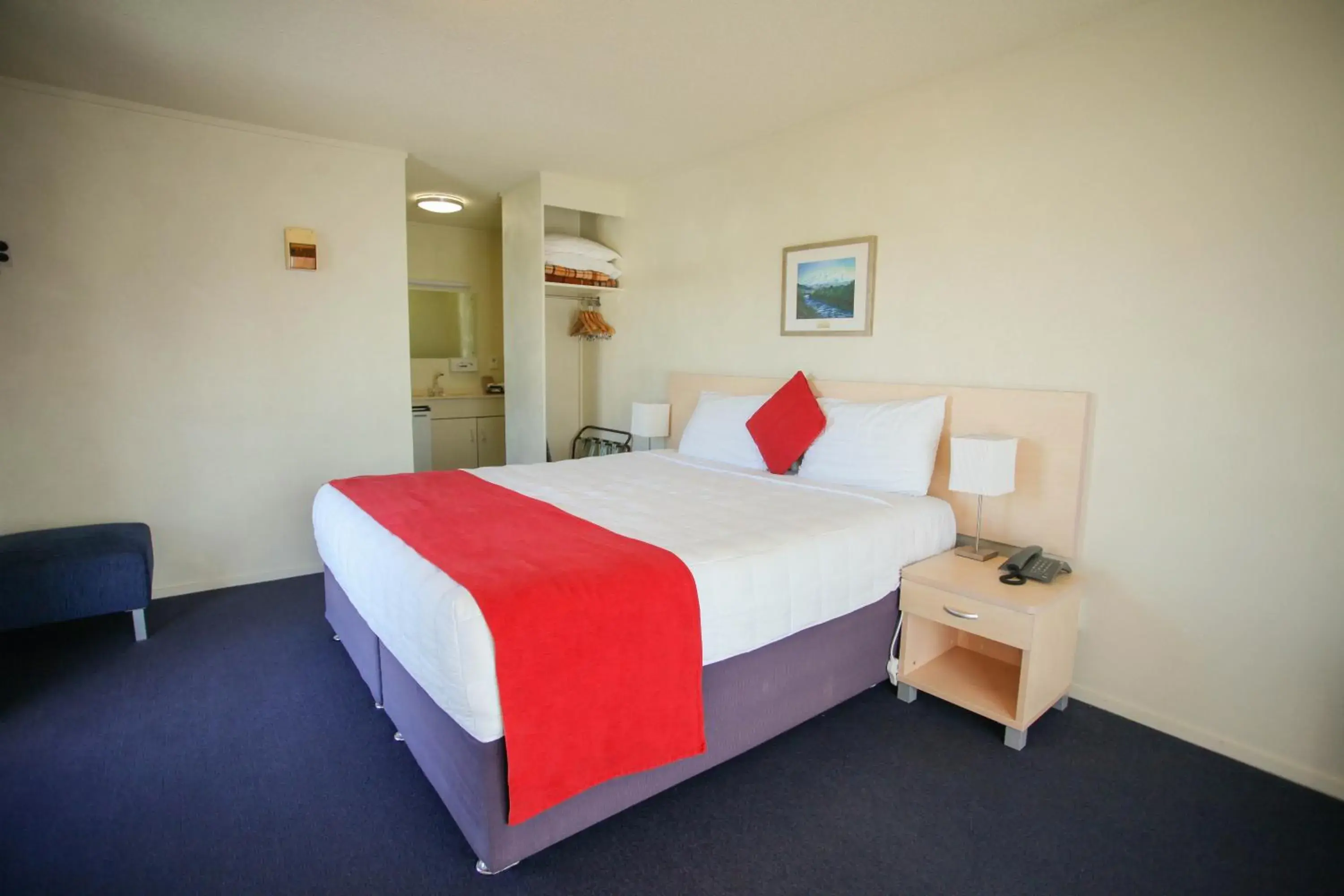 Business Double Room in Abbots Hamilton – Hotel and Conference Centre Business Double Room in Abbots Hamilton – Hotel and Conference Centre