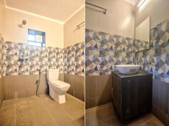 Toilet, Bathroom in Calangute Beach Corner