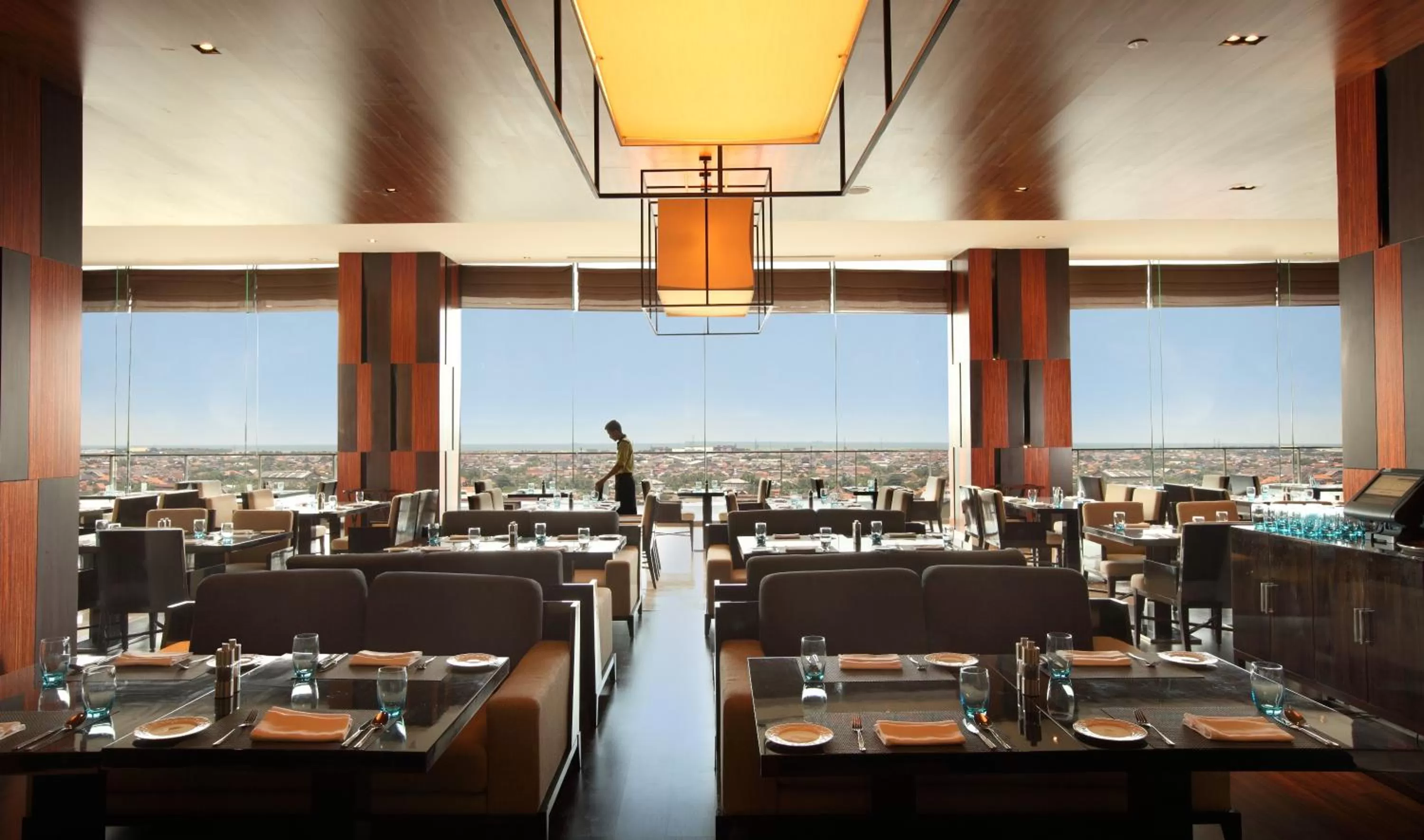 Restaurant/places to eat in PO Hotel Semarang