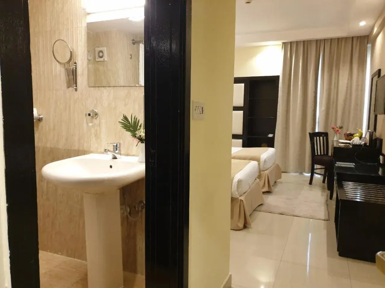 Standard Twin Room in Palm Beach Hotel Standard Twin Room in Palm Beach Hotel