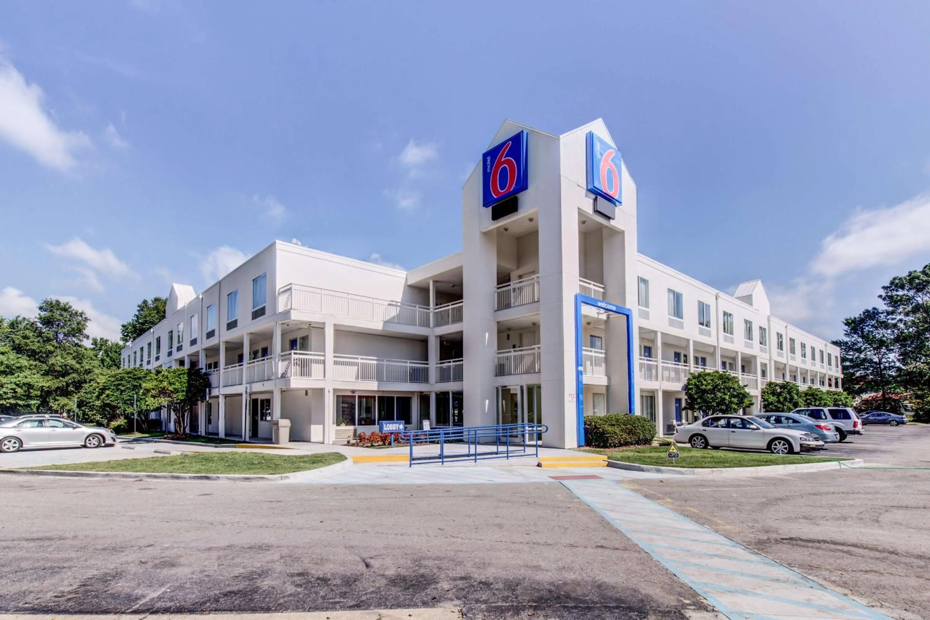 Property building in Motel 6 Virginia Beach