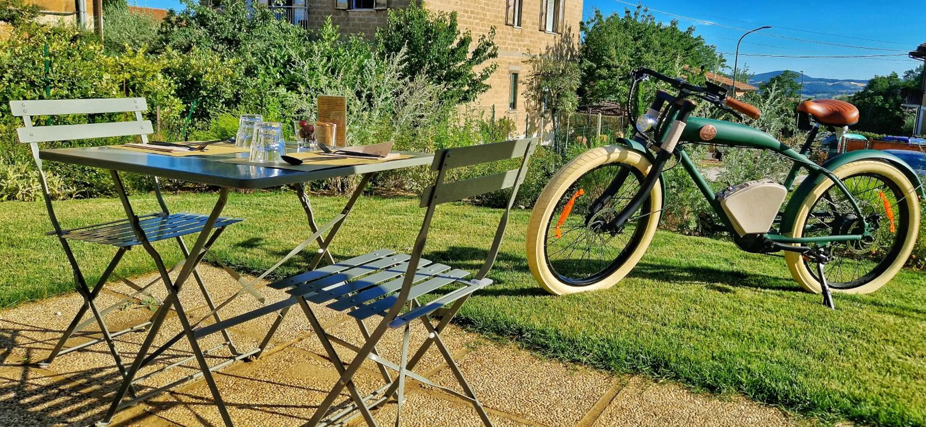 GARAGE47 Storica Officina Meccanica LOFT B&B iN PIENZA