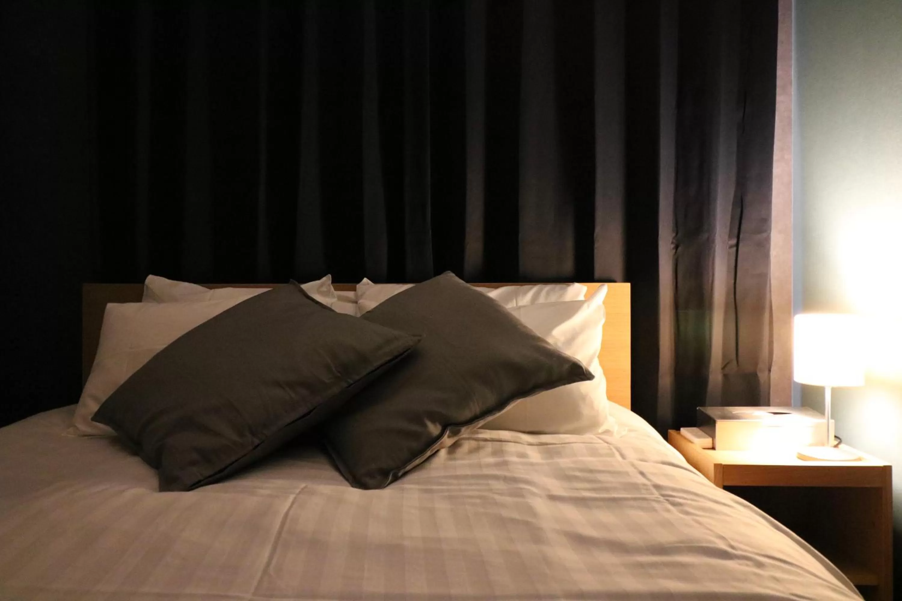 Bed in Glass Shiseikan