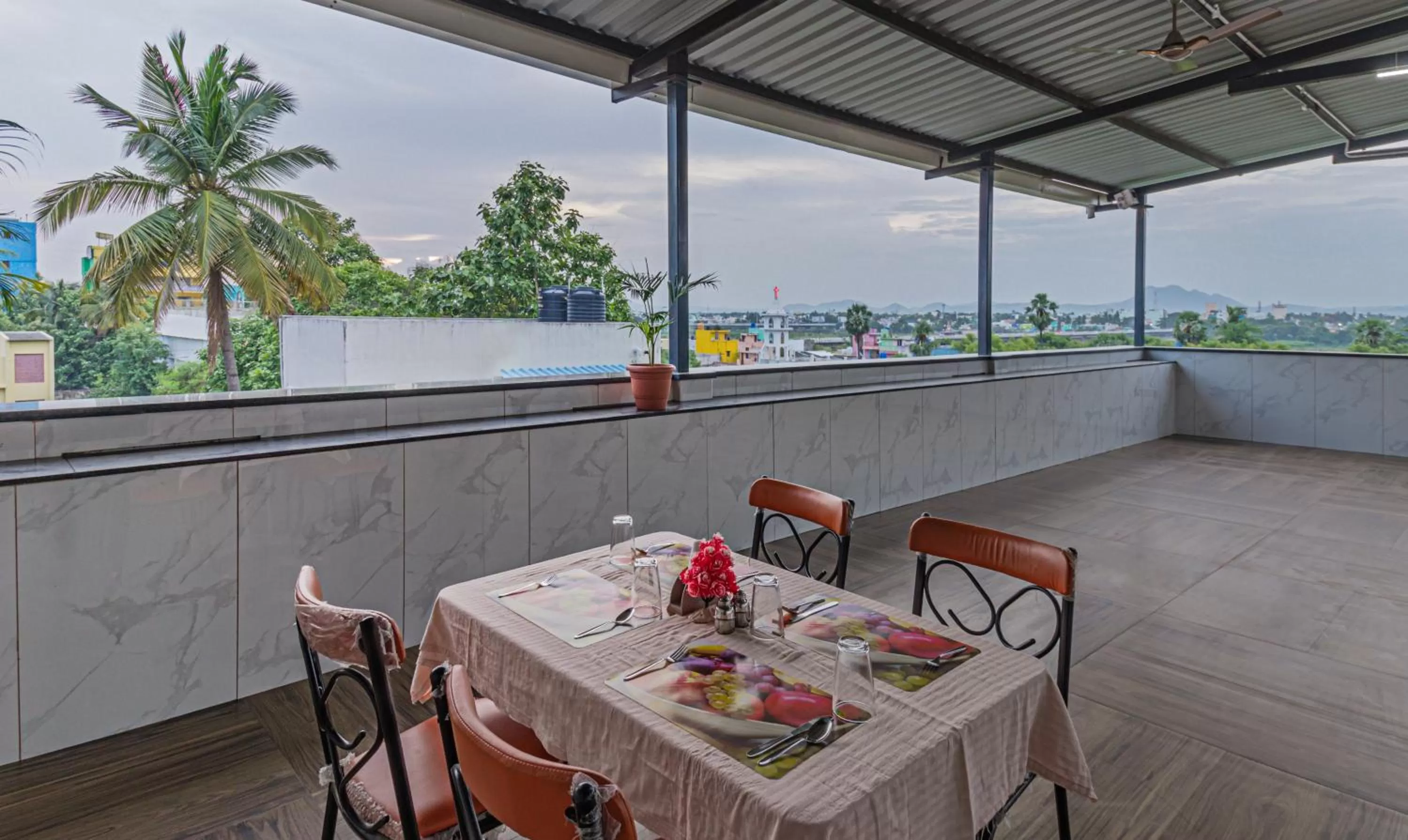 Dining area in Treebo Pranav Park