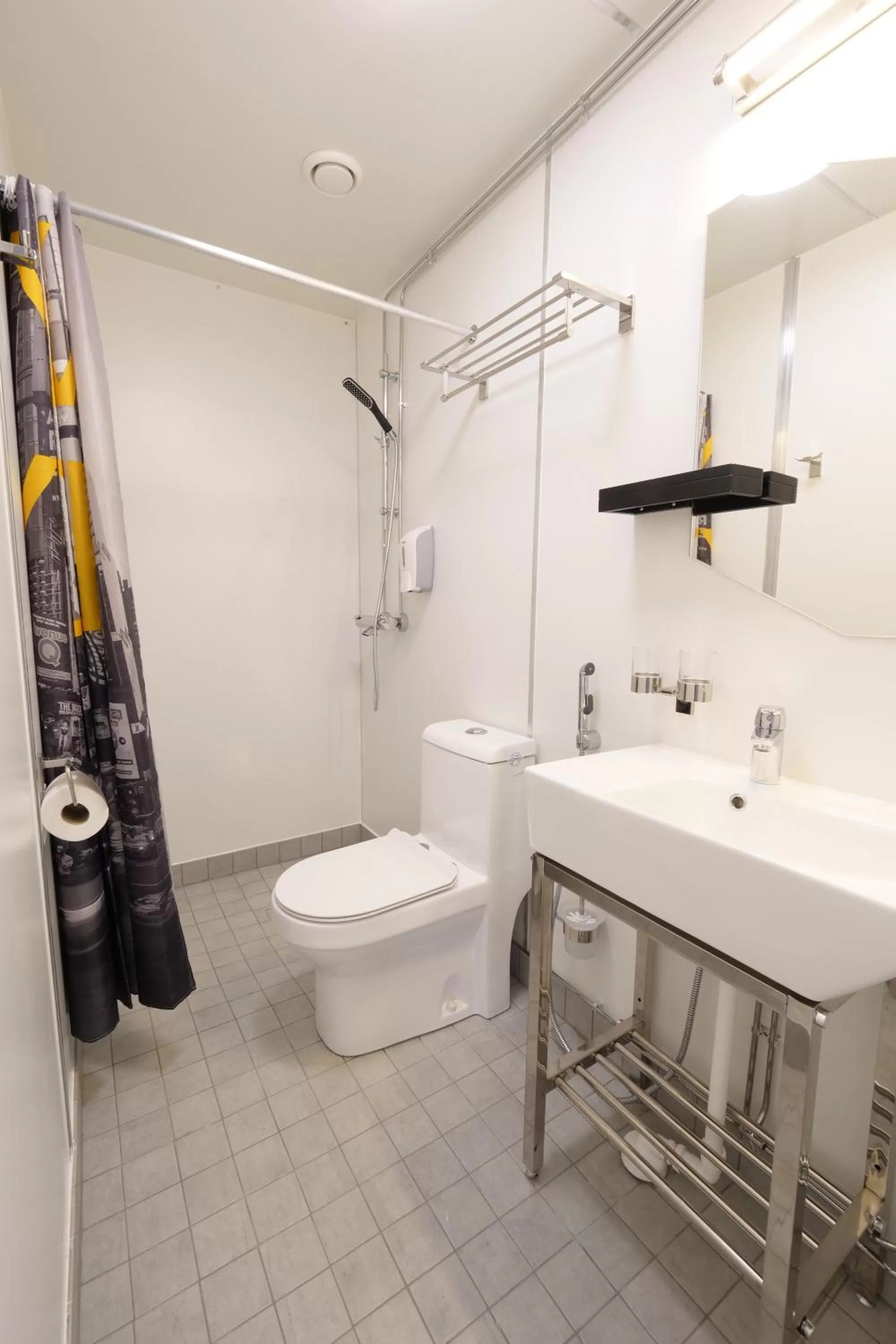 Shower in Hotel Citi Inn