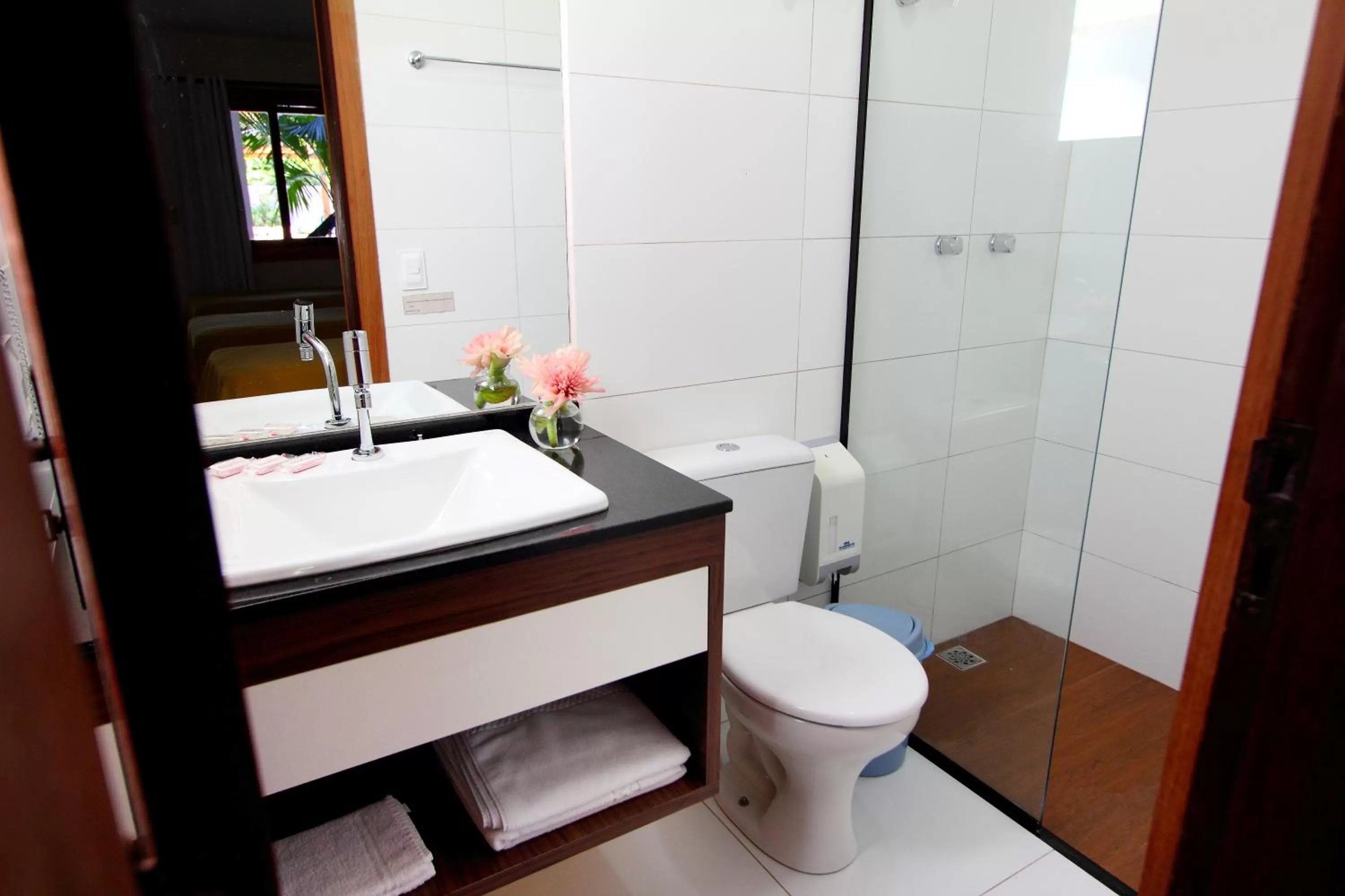 Shower in Hotel Flamingo Beach by HC