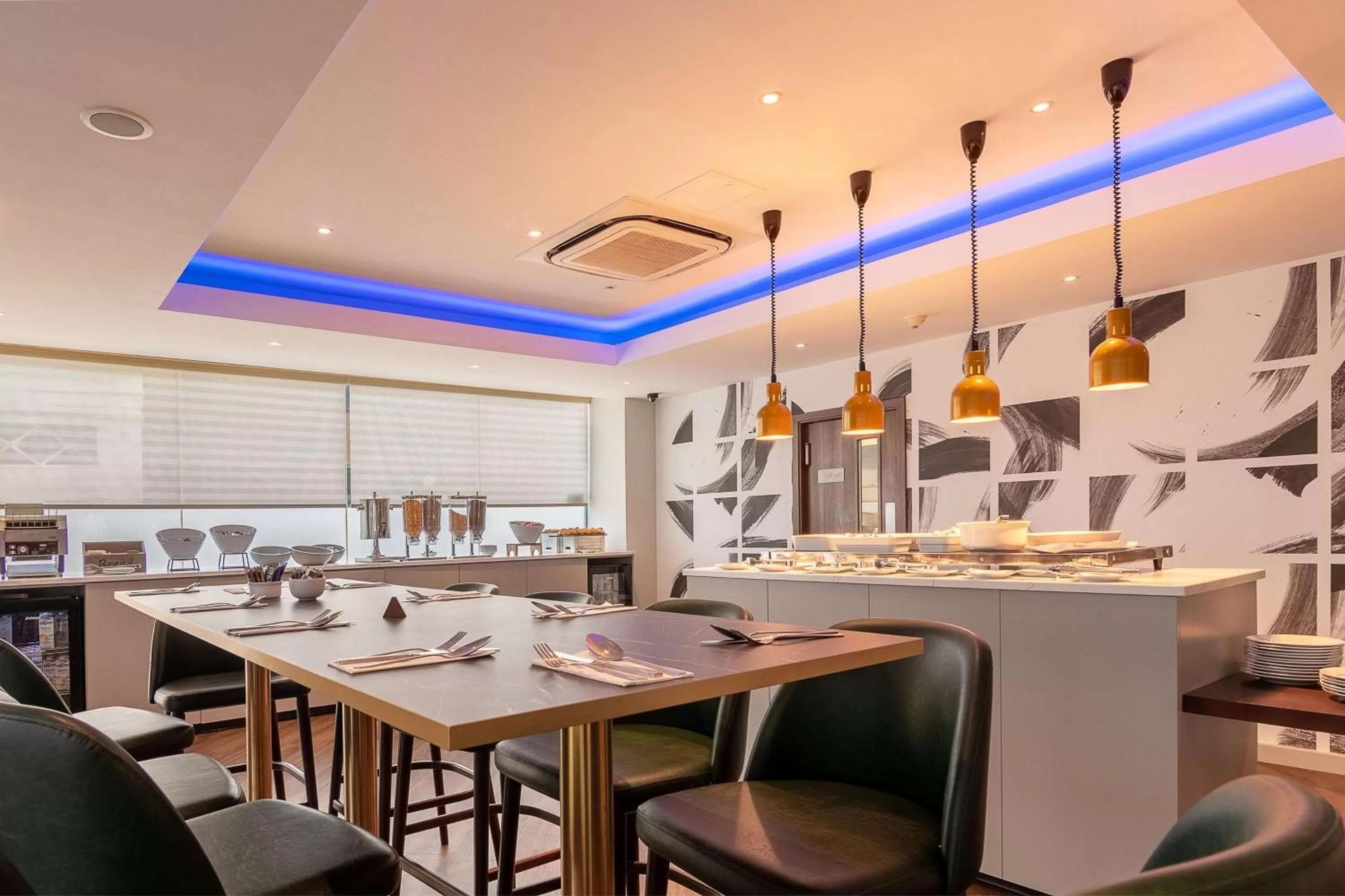 Restaurant/places to eat in Ramada Encore Leicester City Centre