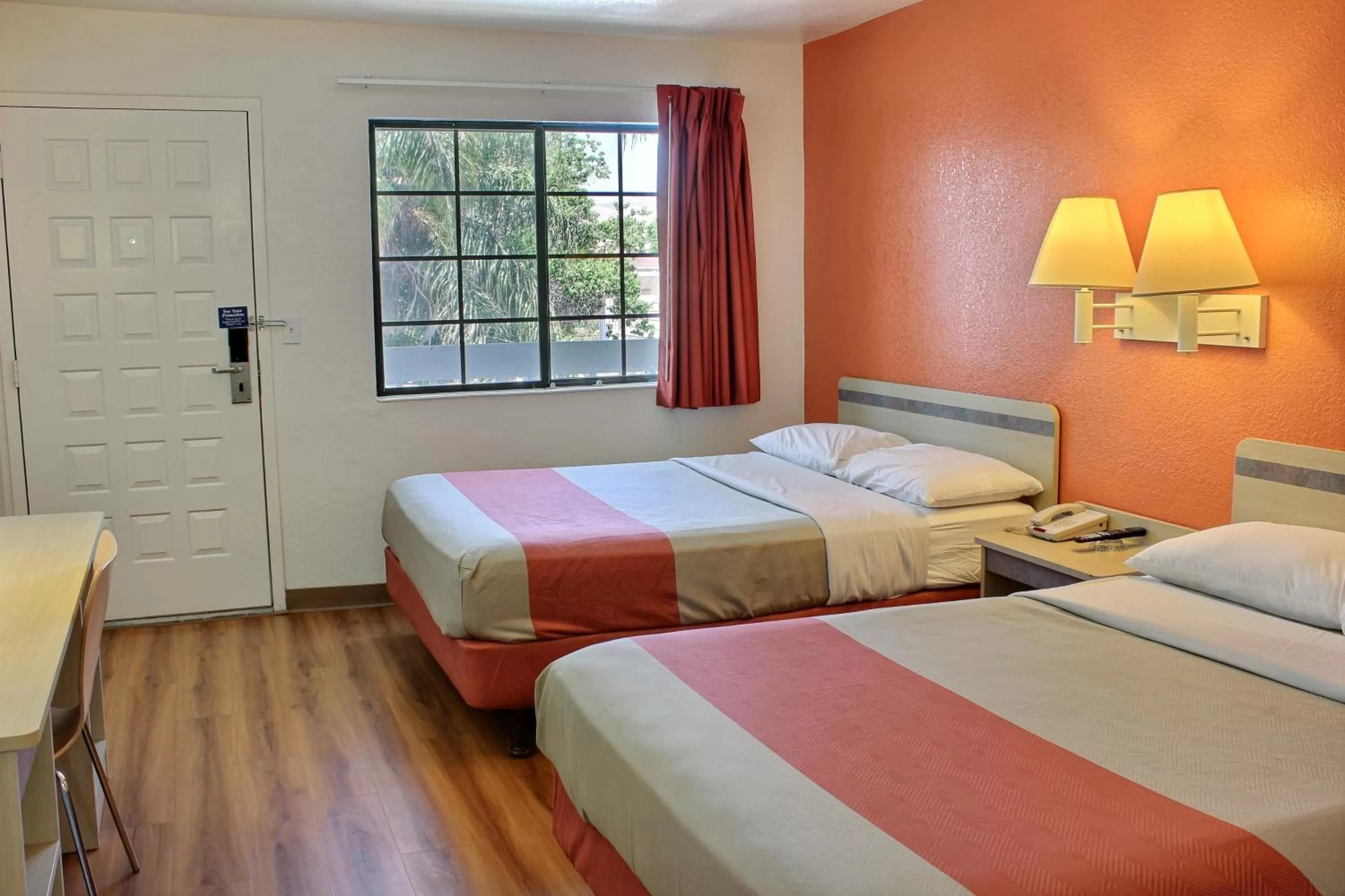 Bedroom, Bed in Motel 6-Coalinga, CA - East