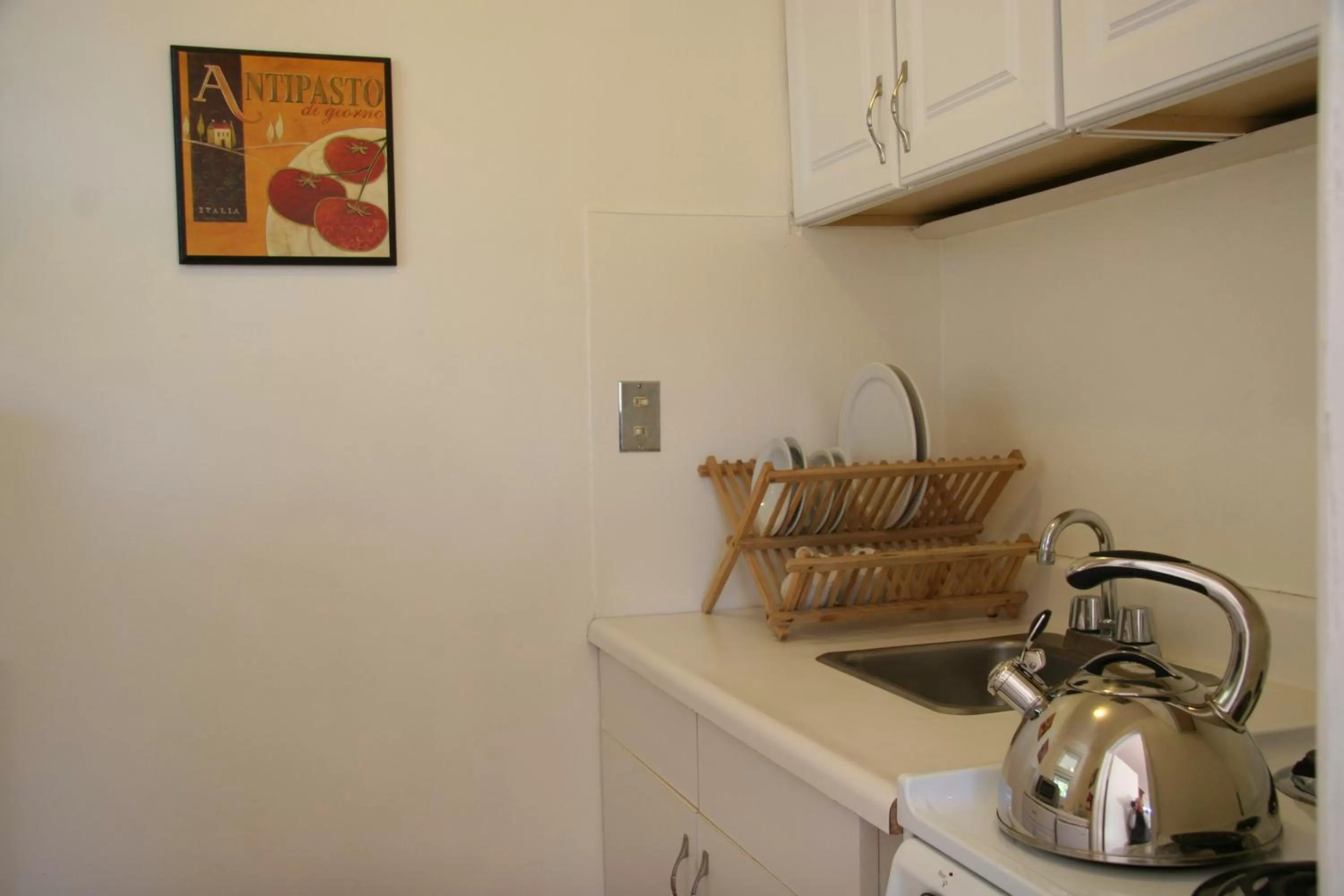 Kitchen or kitchenette in Ojai Retreat & Inn