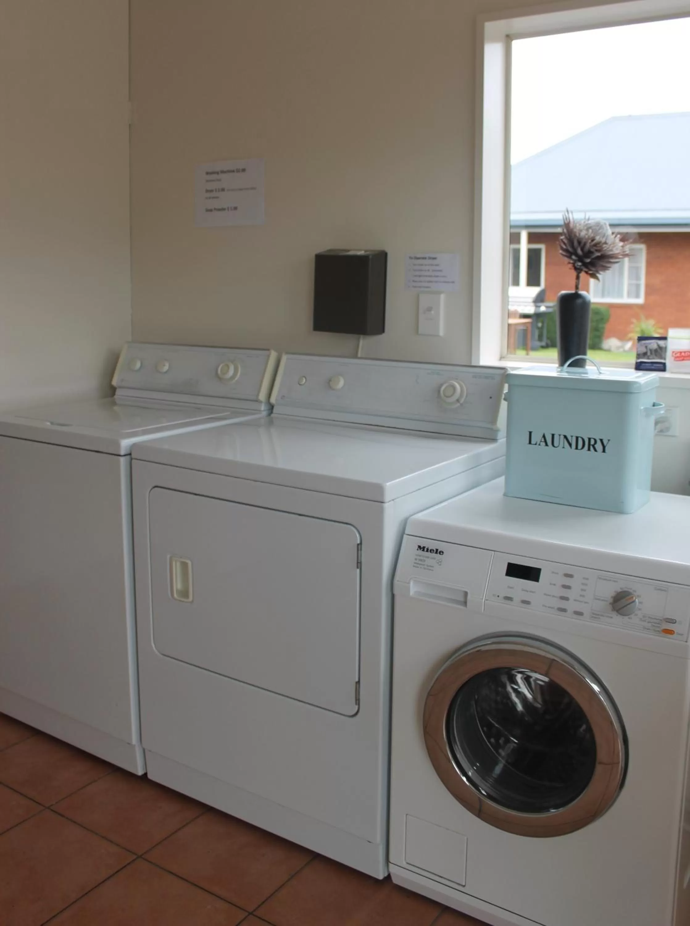 Decorative detail in Alpine Rose Motel