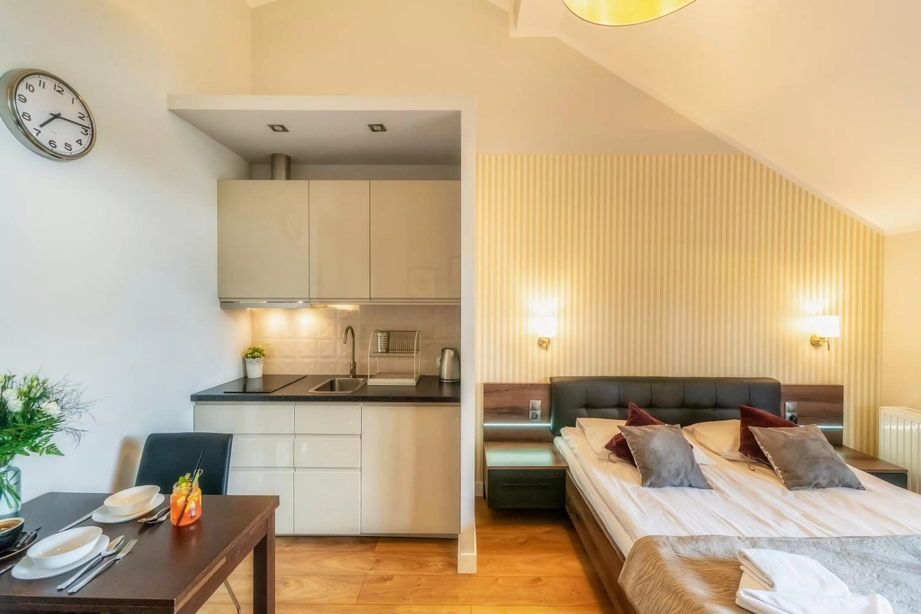 Kitchen or kitchenette, Bed in Aparthotel Giewont