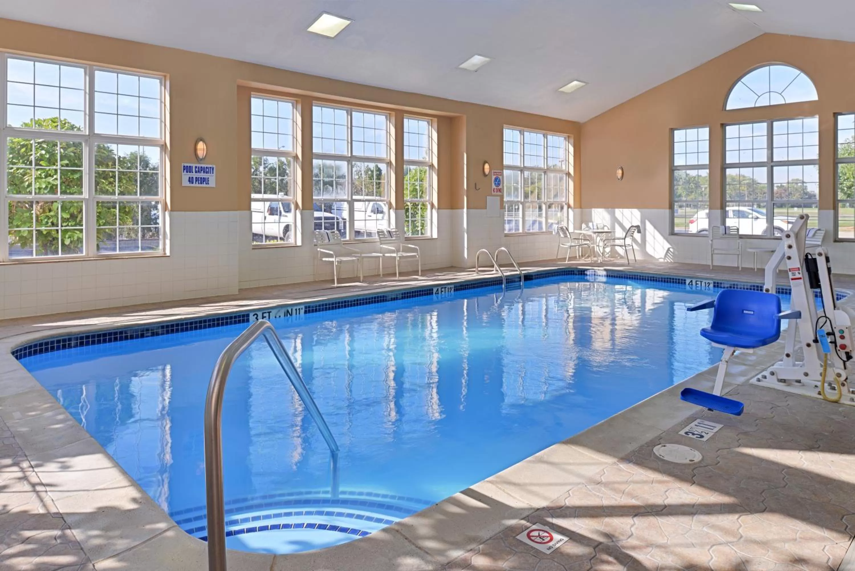 Swimming pool in Holiday Inn Express Hotel & Suites Southfield - Detroit by IHG